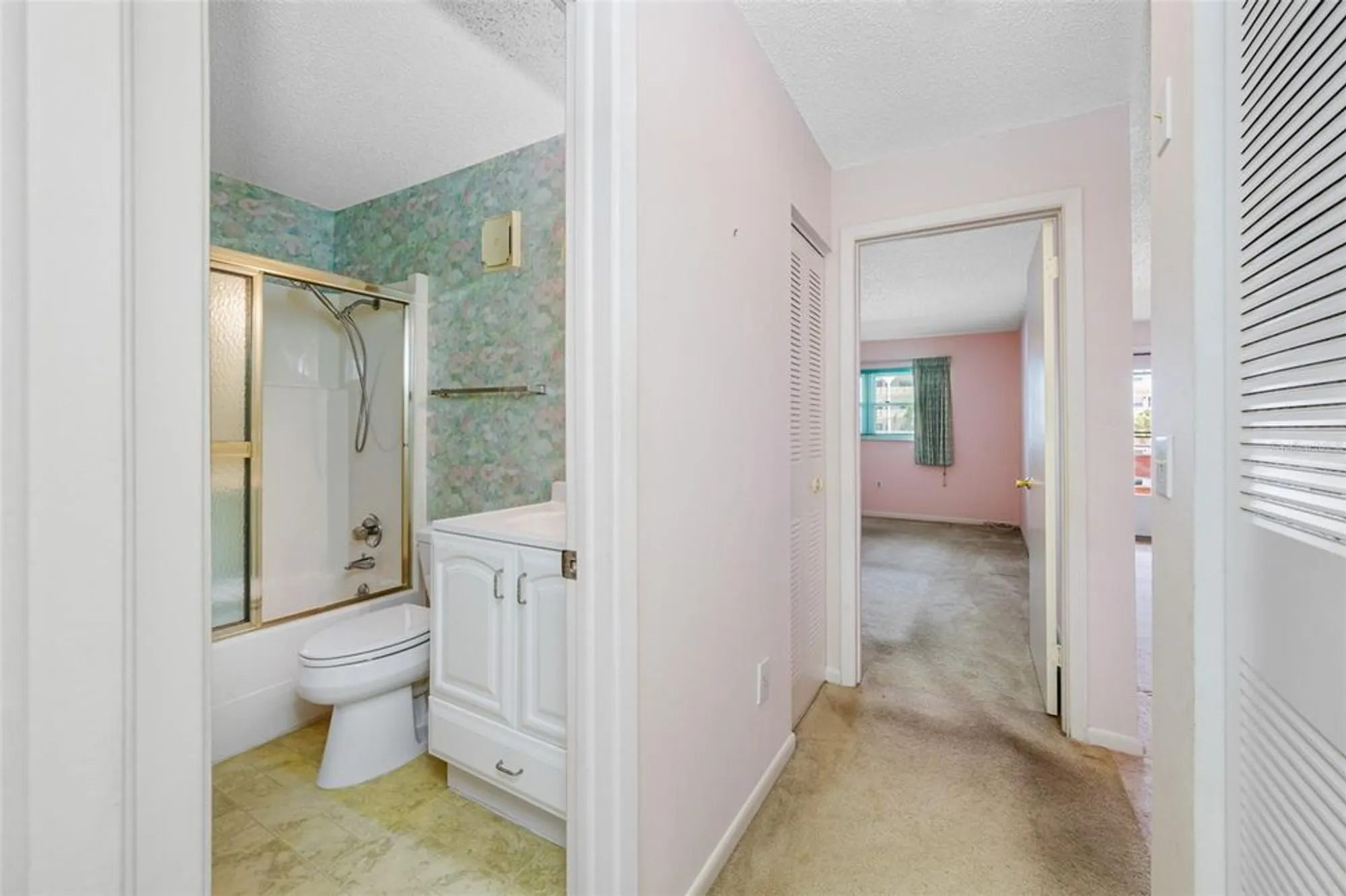 Property Slideshow image 27 of 44 | 5521 80th st n unit 310, St Petersburg, FL, 33709