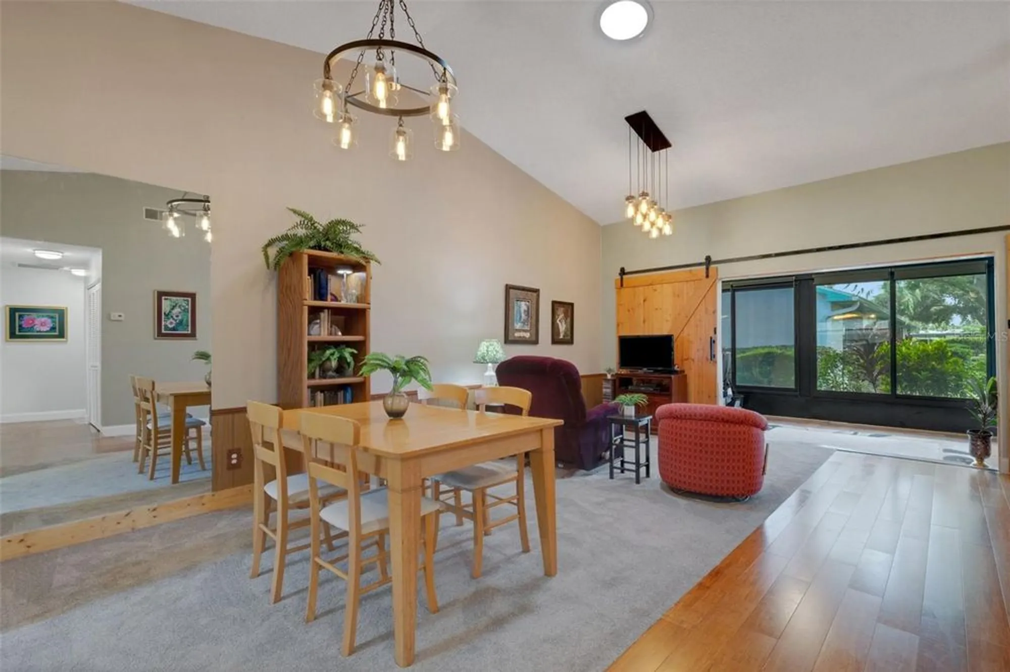 Property Slideshow image 4 of 91 | 1065 tartan dr c, Palm Harbor, FL, 34684