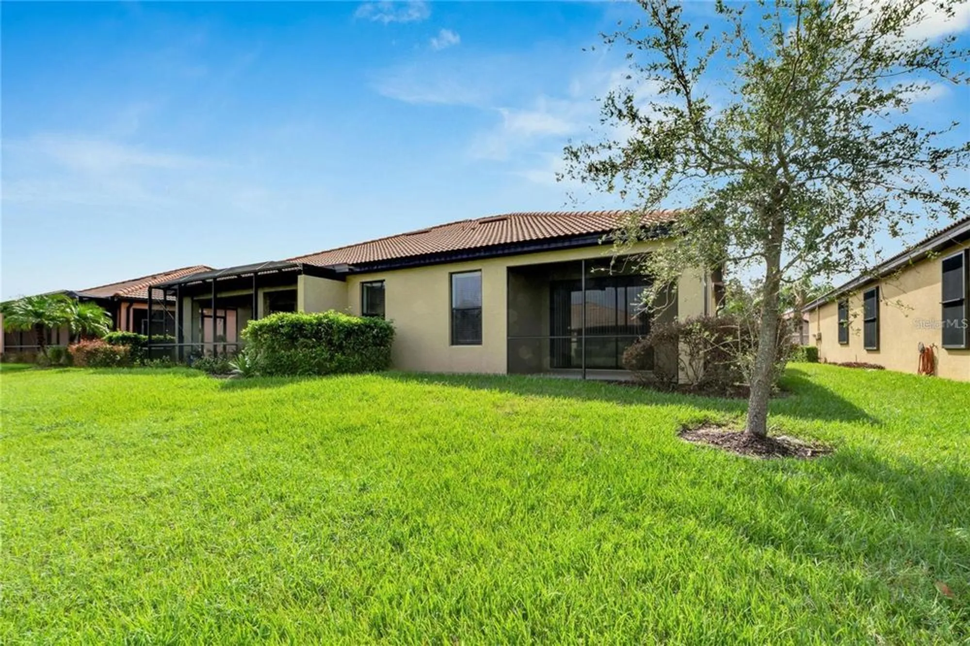 Property Slideshow image 25 of 36 | 5648 sunset falls dr, Apollo Beach, FL, 33572