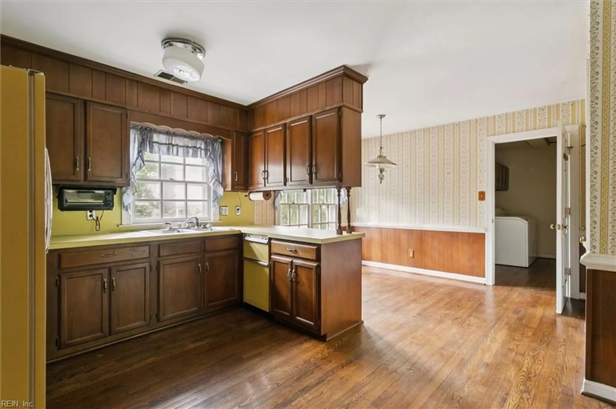 Property Slideshow image 11 of 36 | 5 hampton ky, Williamsburg, VA, 23185