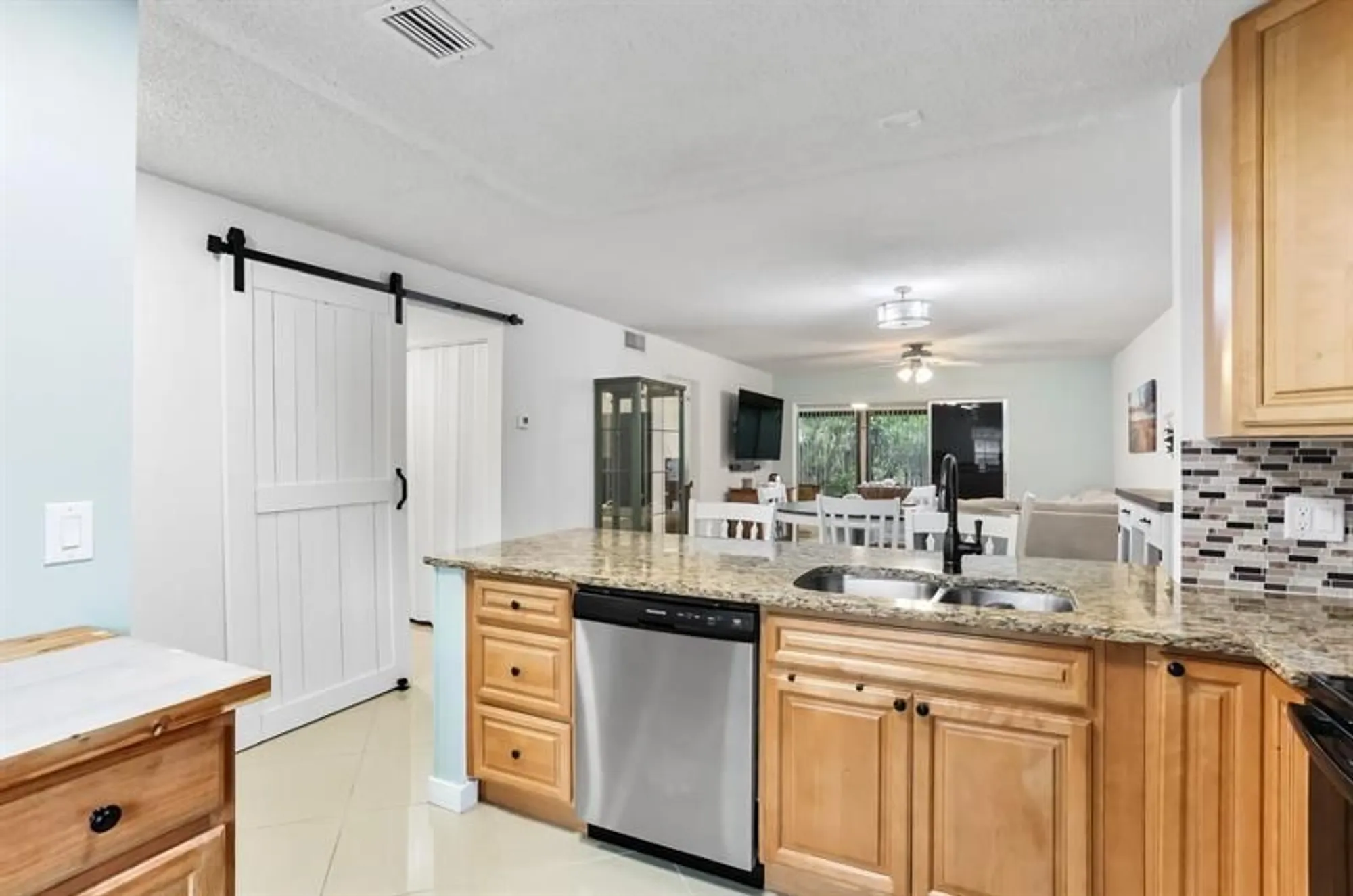 Property Slideshow image 8 of 33 | 395 bennington ln, Lake Worth, FL, 33467
