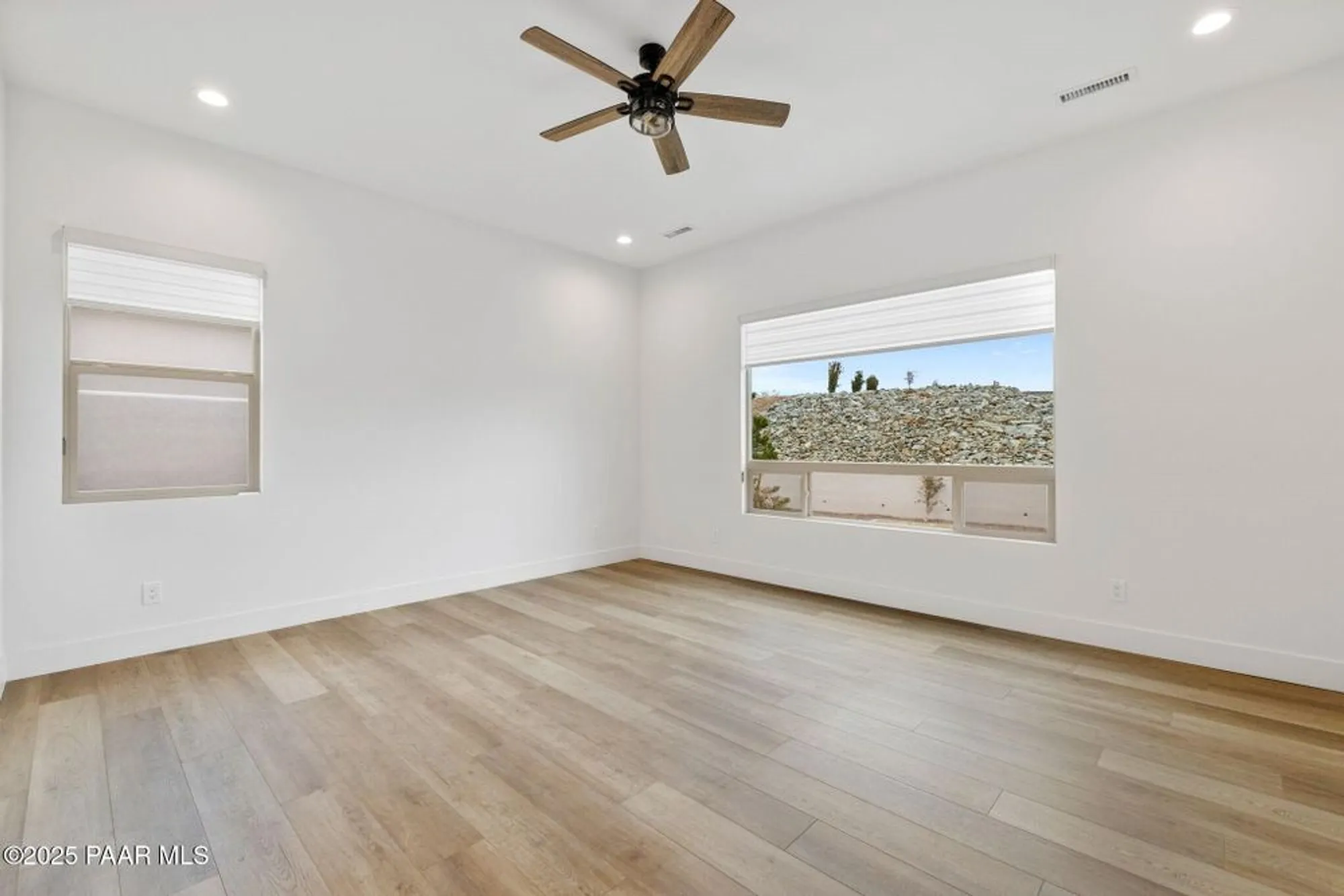 Property Slideshow image 16 of 43 | 1148 s lakeview dr, Prescott, AZ, 86301