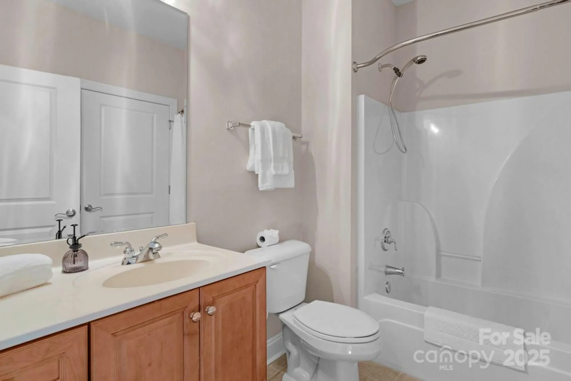 Property Slideshow image 28 of 43 | 3038 bellasera way, Matthews, NC, 28105