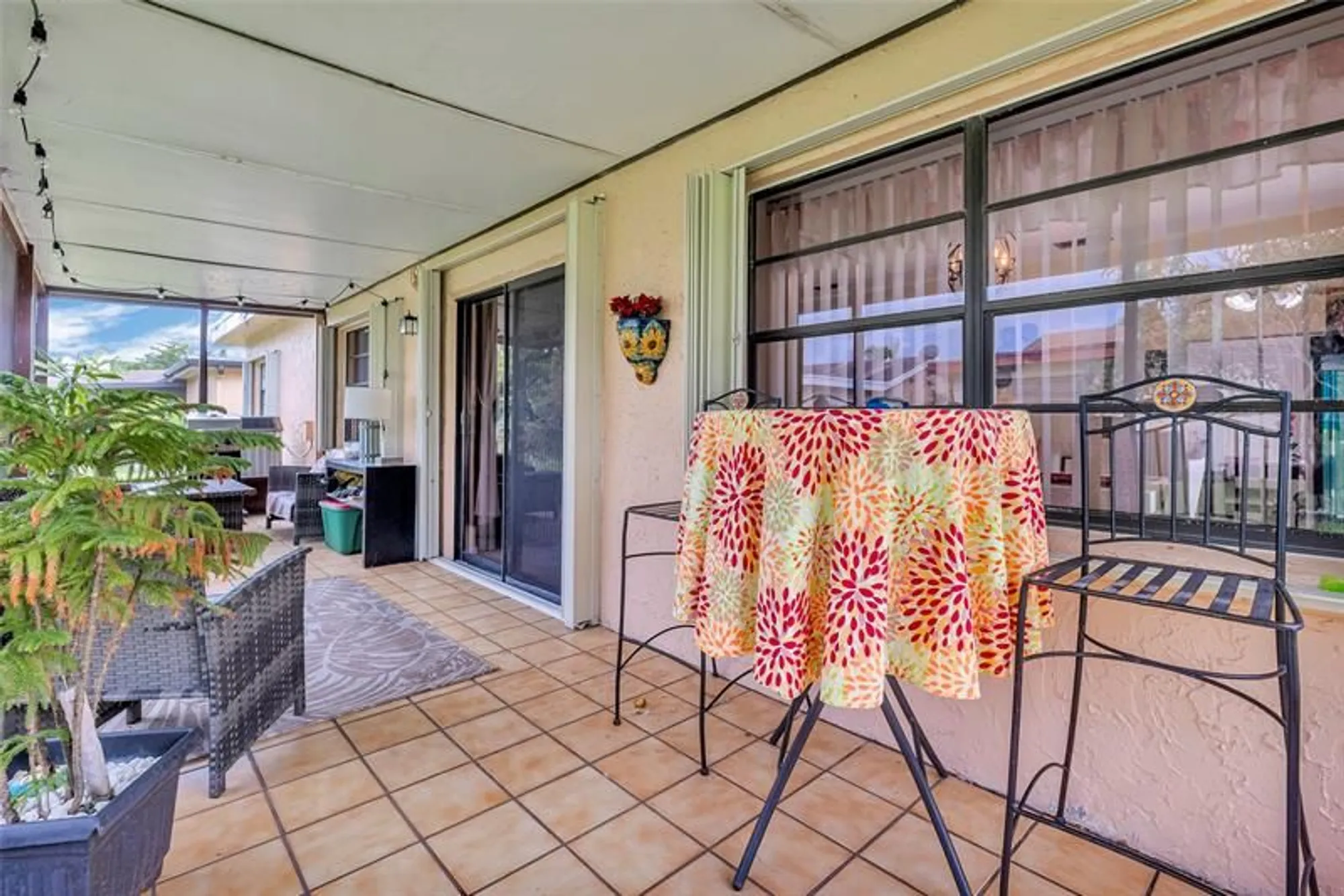 Property Slideshow image 42 of 50 | 9802 nw 75th ct, Tamarac, FL, 33321