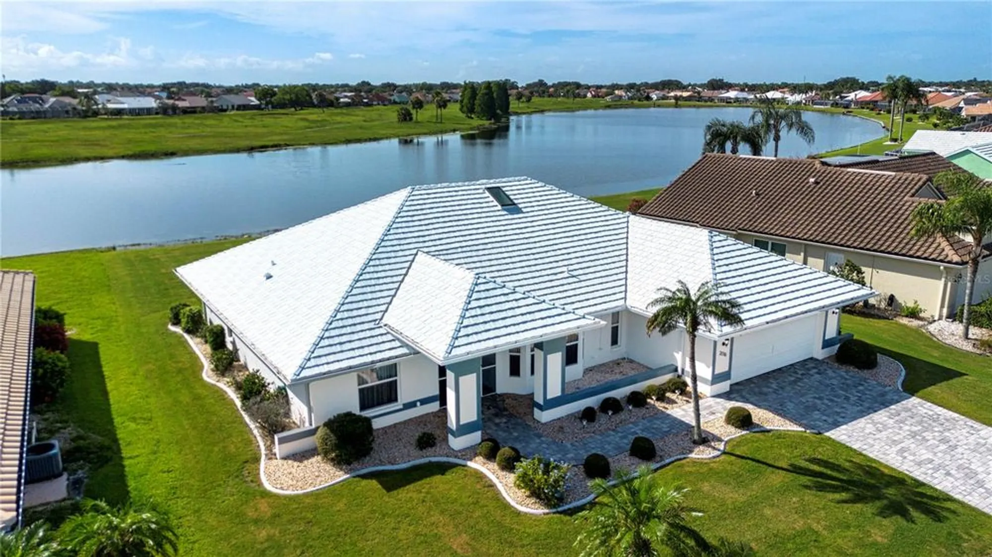 Property Slideshow image 1 of 60 | 2016 new bedford dr, Sun City Center, FL, 33573