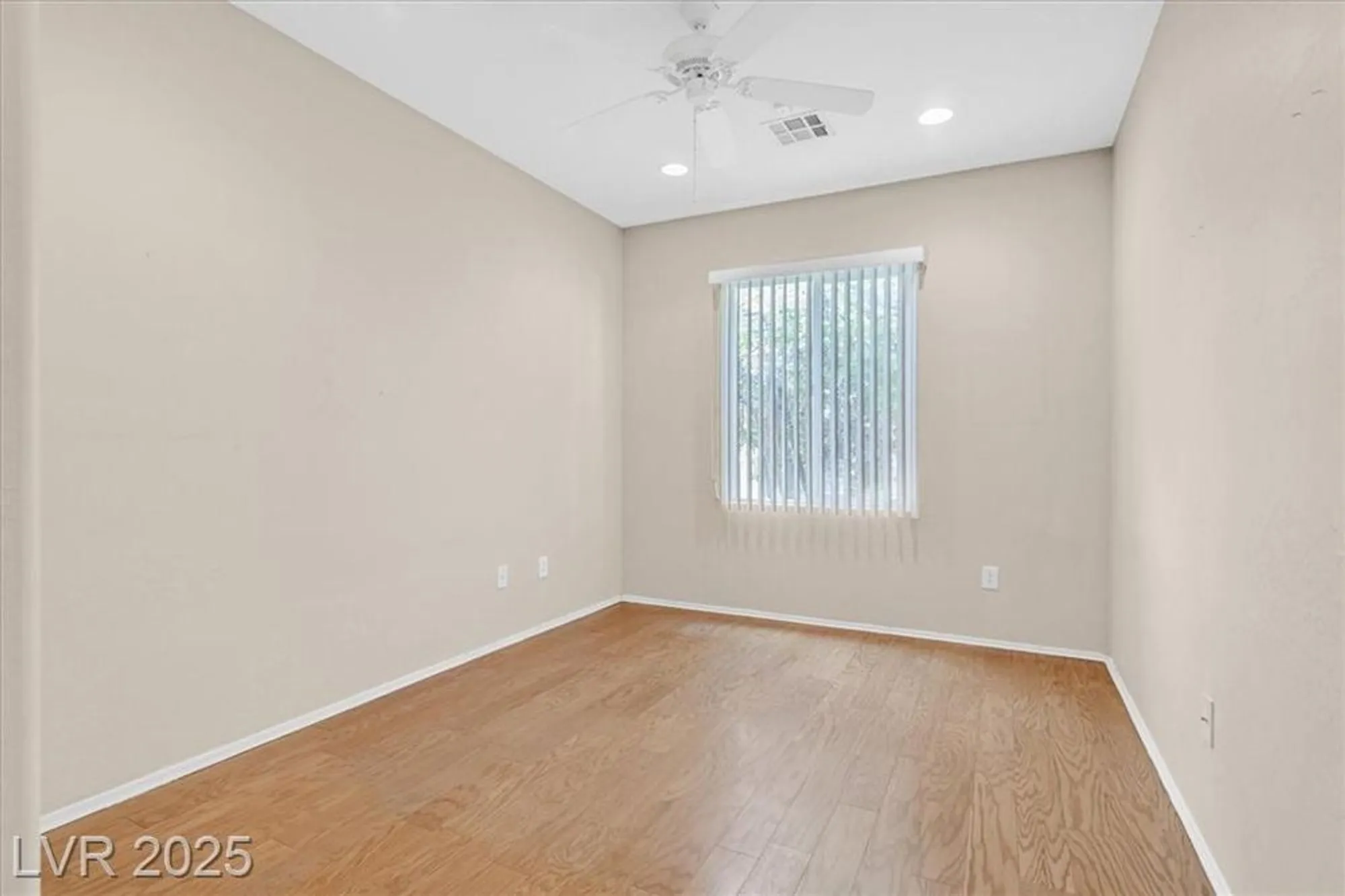 Property Slideshow image 15 of 32 | 2251 bildad dr, Henderson, NV, 89044