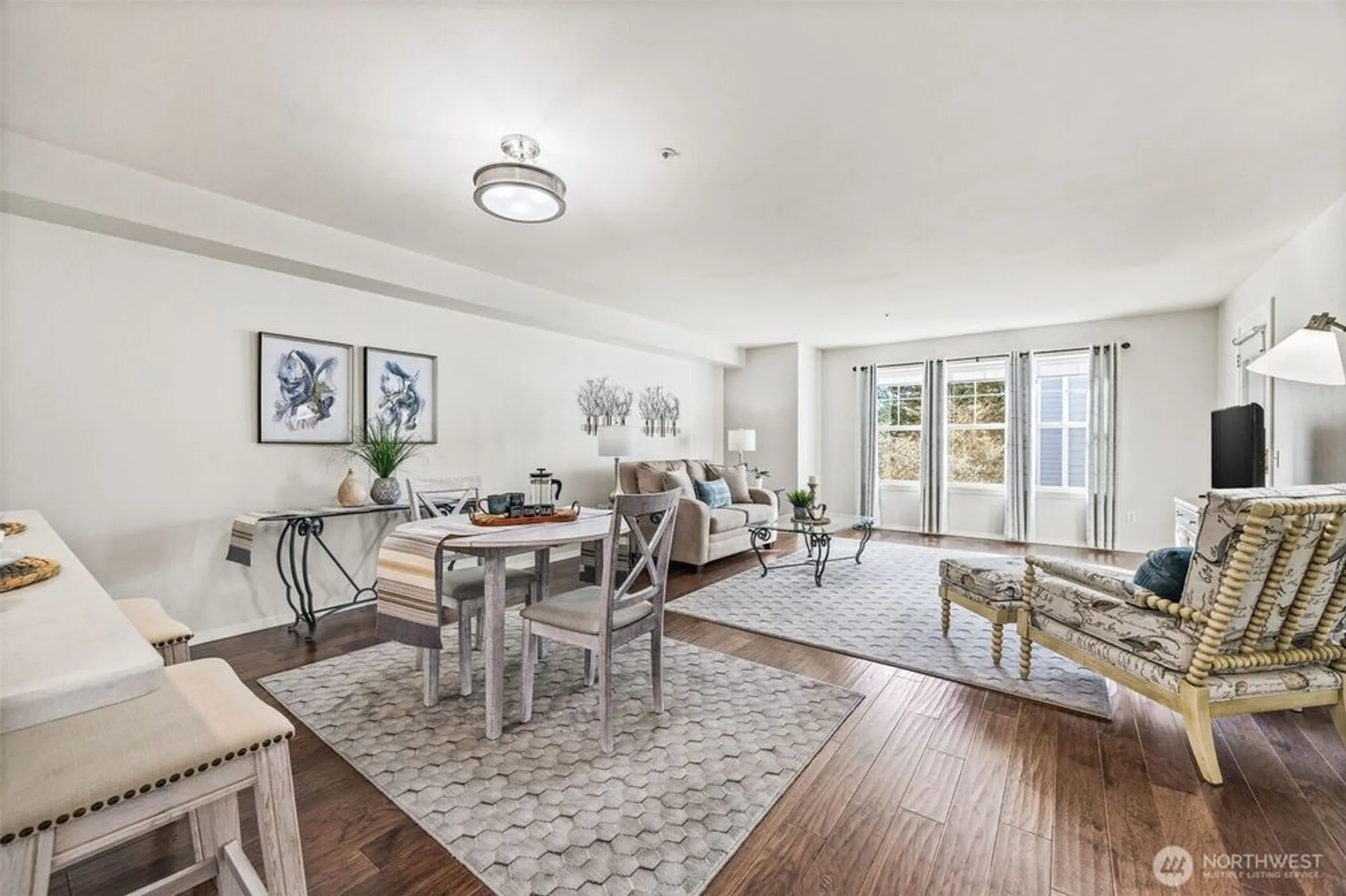 Property Slideshow image 8 of 40 | 4081 224th ln 210, Issaquah, WA, 98029