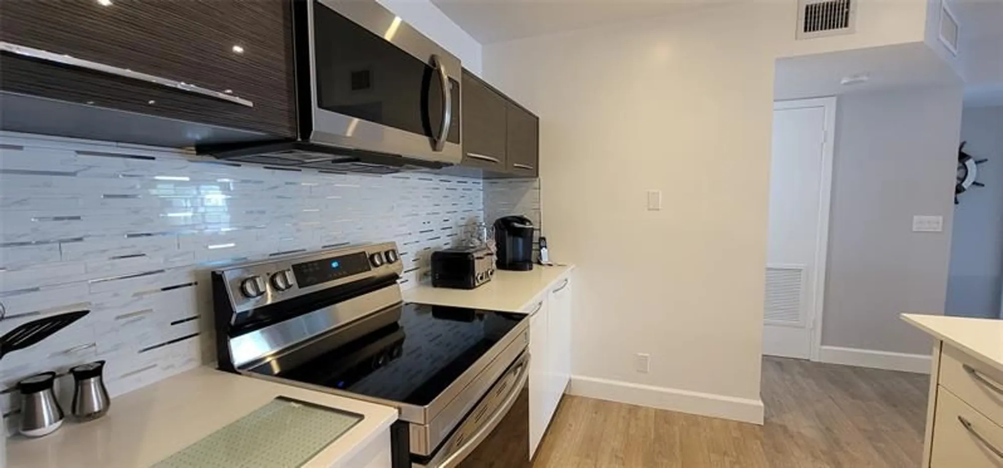 Property Slideshow image 4 of 43 | 4751 nw 21st st 112, Lauderhill, FL, 33313