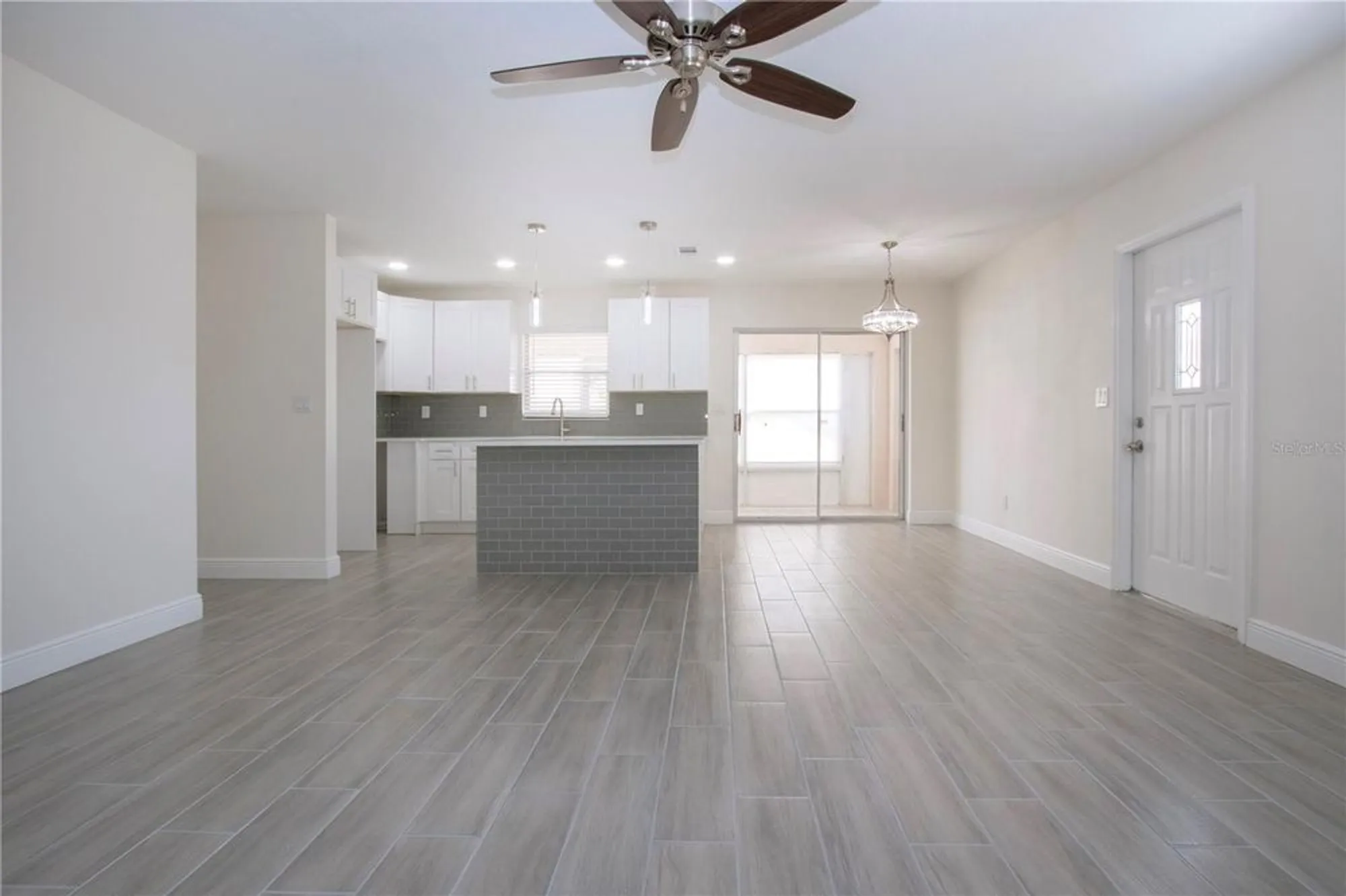 Property Slideshow image 16 of 72 | 1906 canterbury ln 20, Sun City Center, FL, 33573