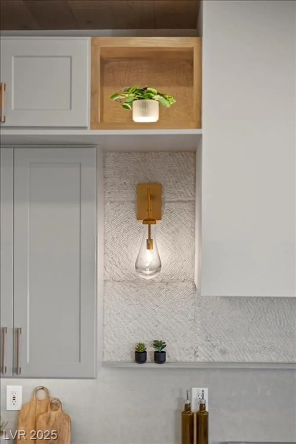 Property Slideshow image 71 of 78 | 2508 faiss dr, Las Vegas, NV, 89134