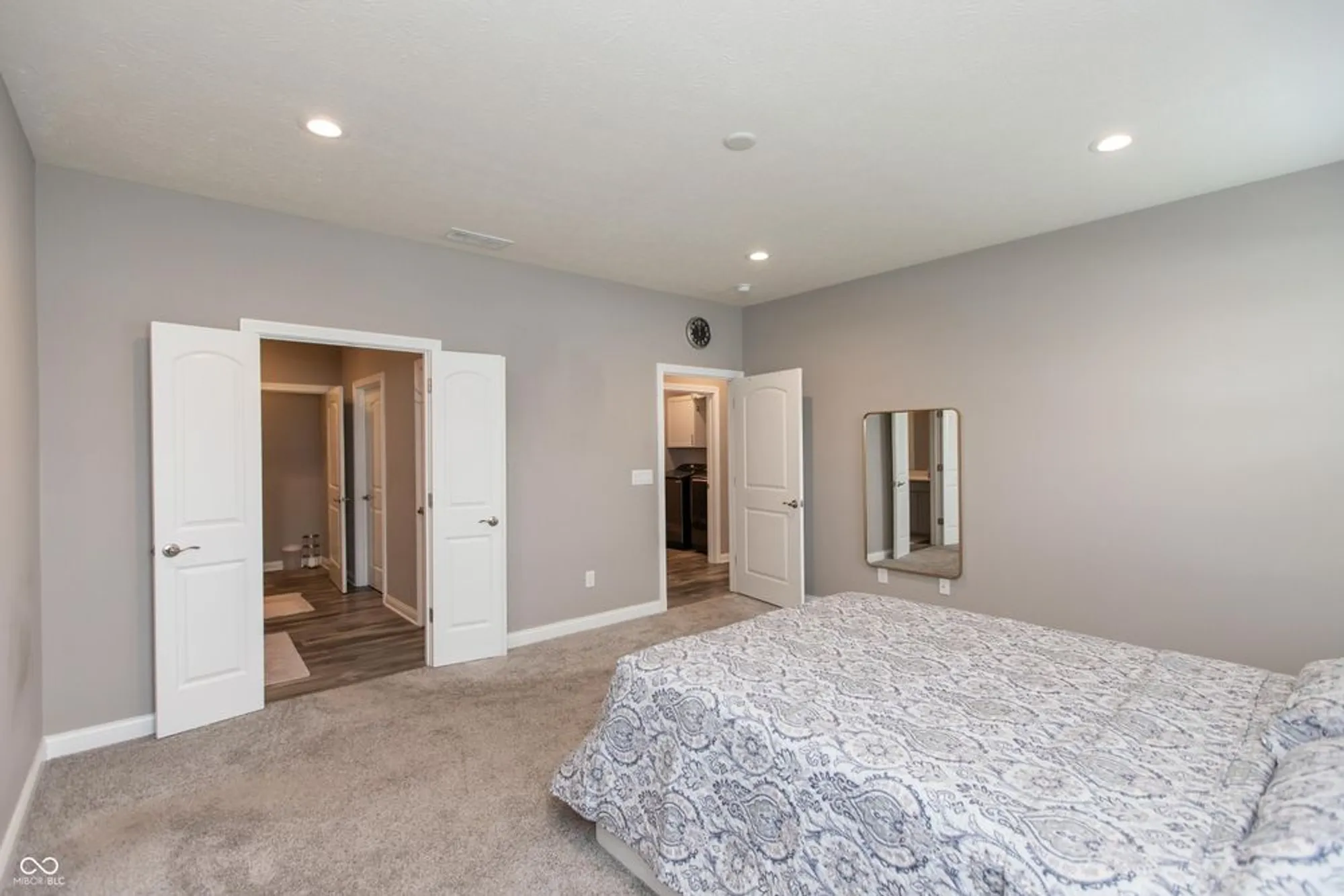 Property Slideshow image 15 of 23 | 253 darrough dr, Greenwood, IN, 46143