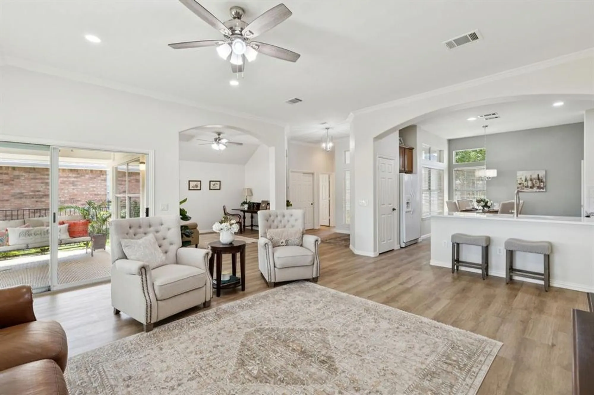 Property Slideshow image 8 of 31 | 10101 southpoint ct, Denton, TX, 76207