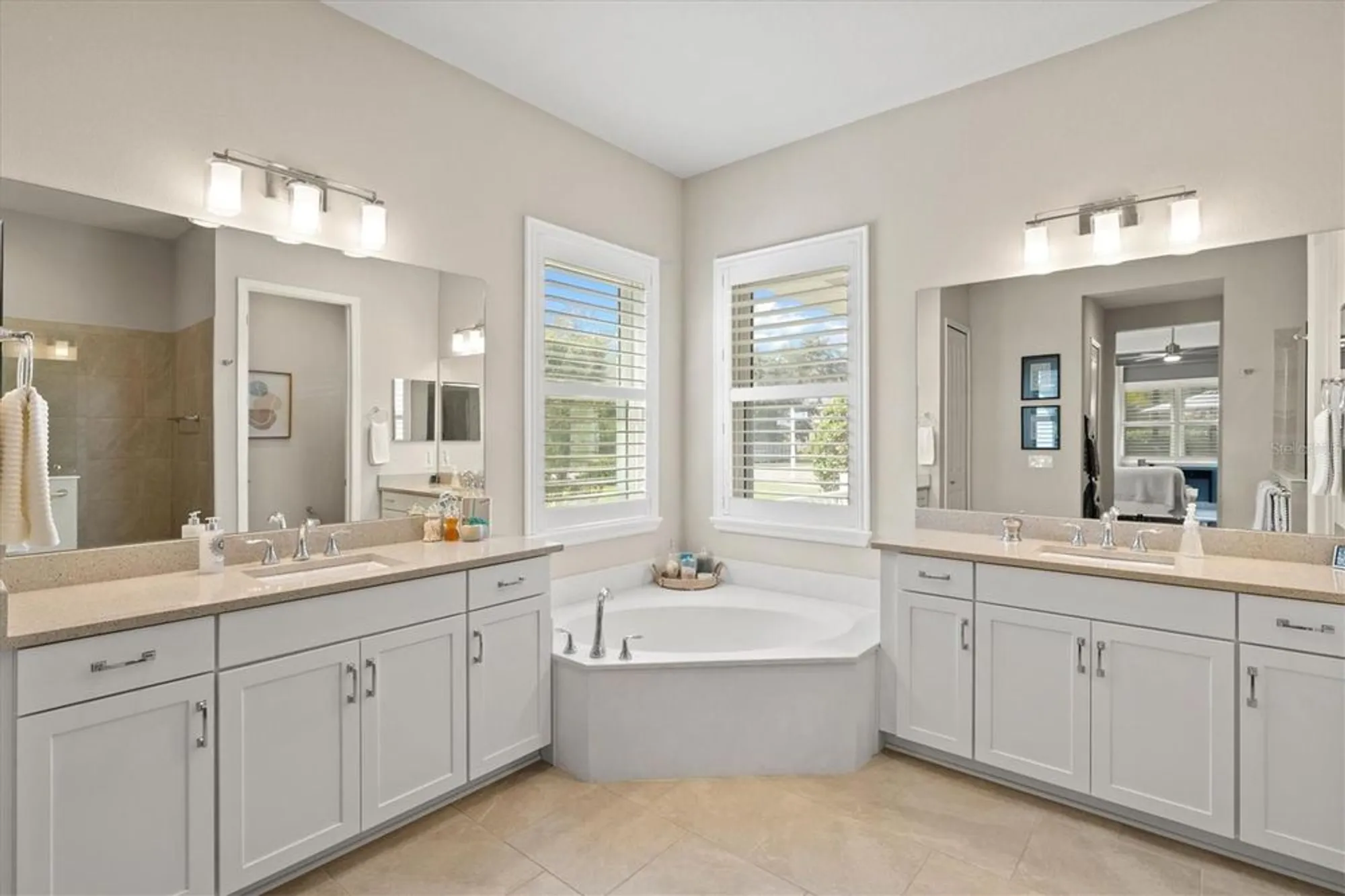 Property Slideshow image 30 of 81 | 12631 dunedin st, Venice, FL, 34293