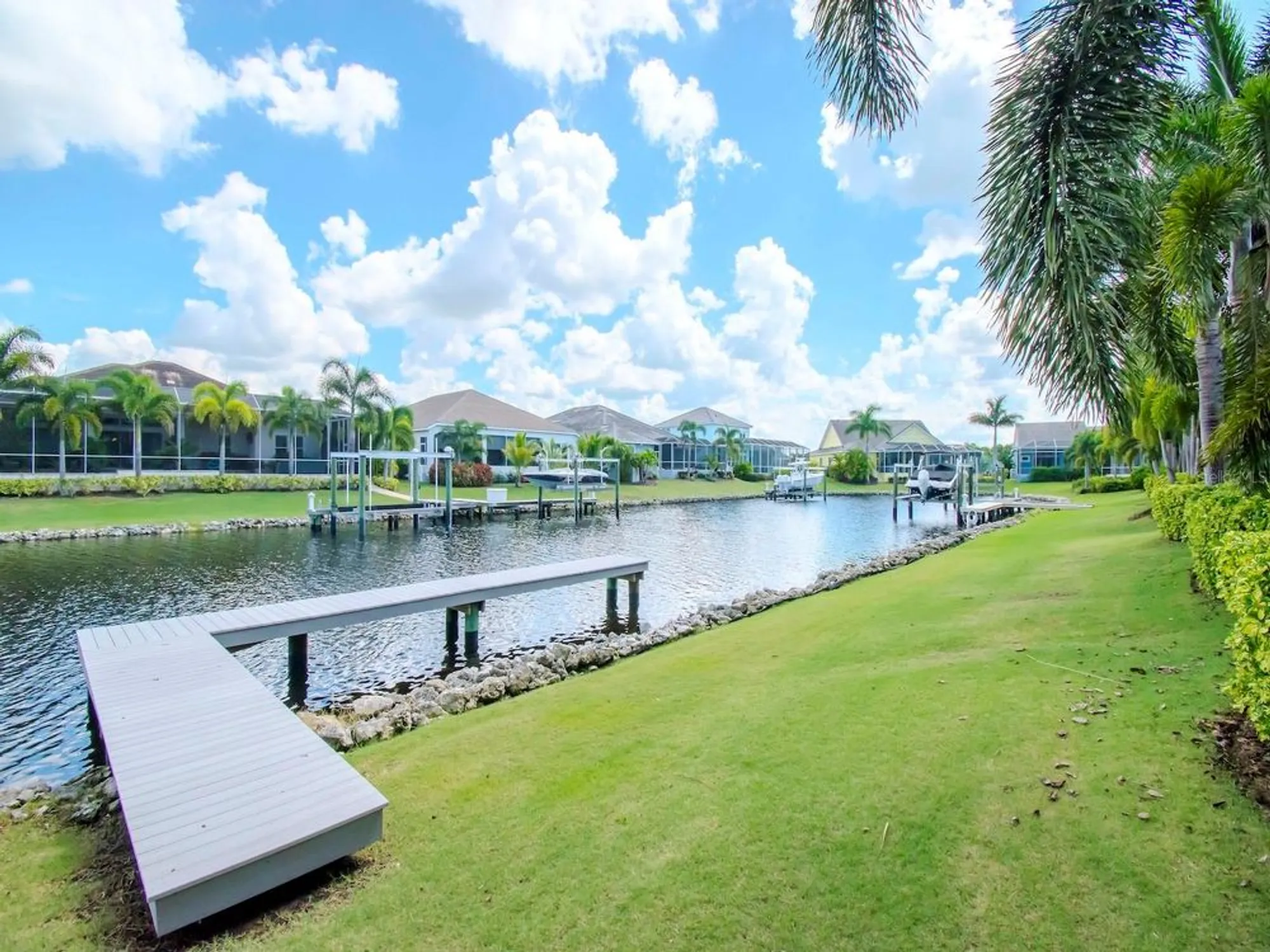 Property Slideshow image 40 of 52 | 717 manns harbor dr, Apollo Beach, FL, 33572