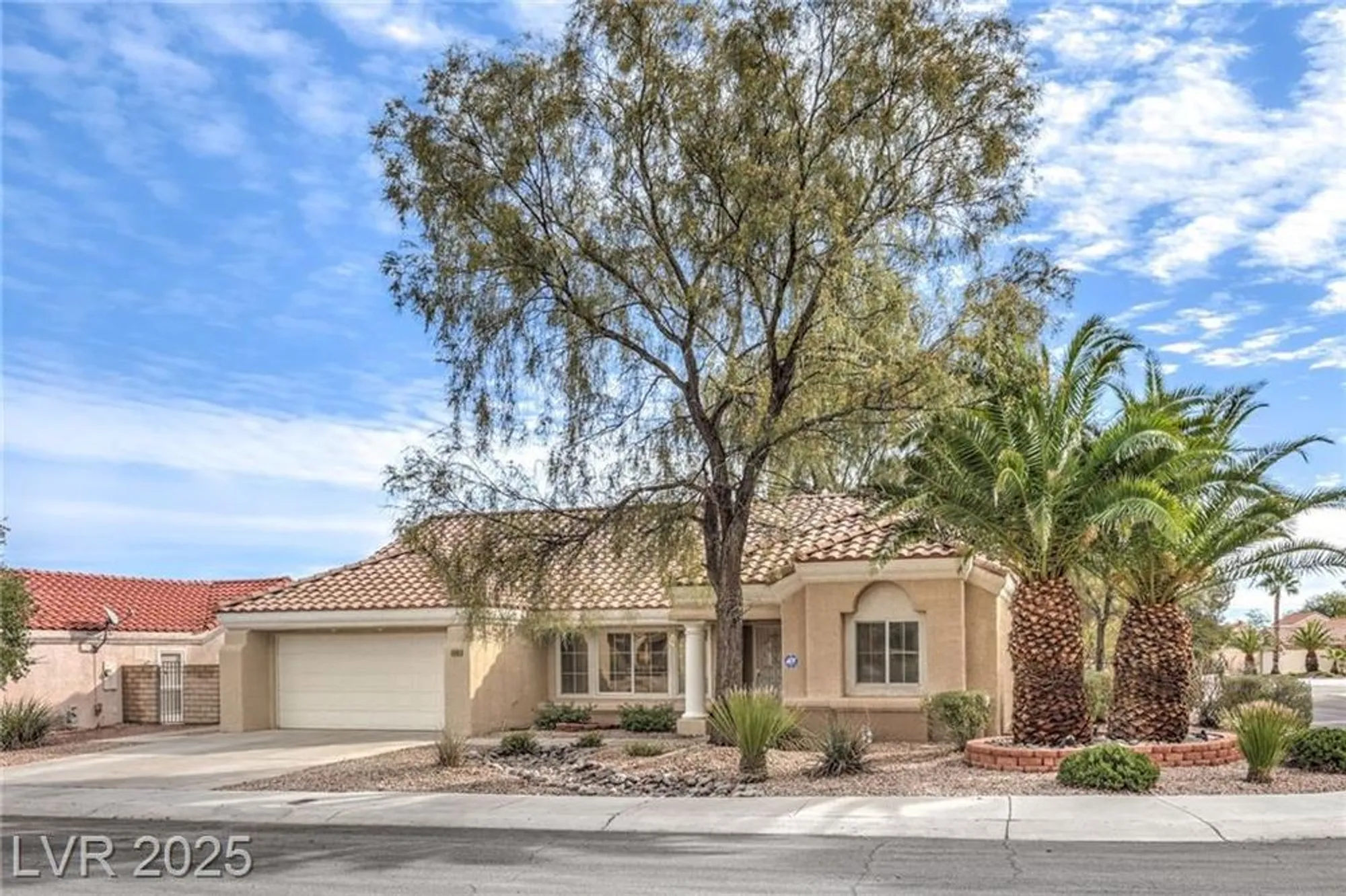 Property Slideshow image 33 of 53 | 3000 linkview dr, Las Vegas, NV, 89134