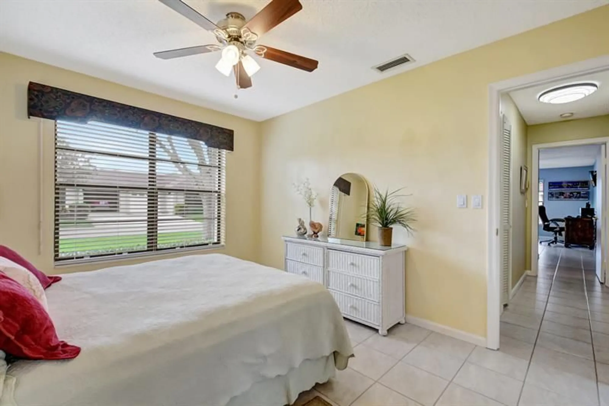 Property Slideshow image 36 of 66 | 9800 pecan tree dr b, Boynton Beach, FL, 33436