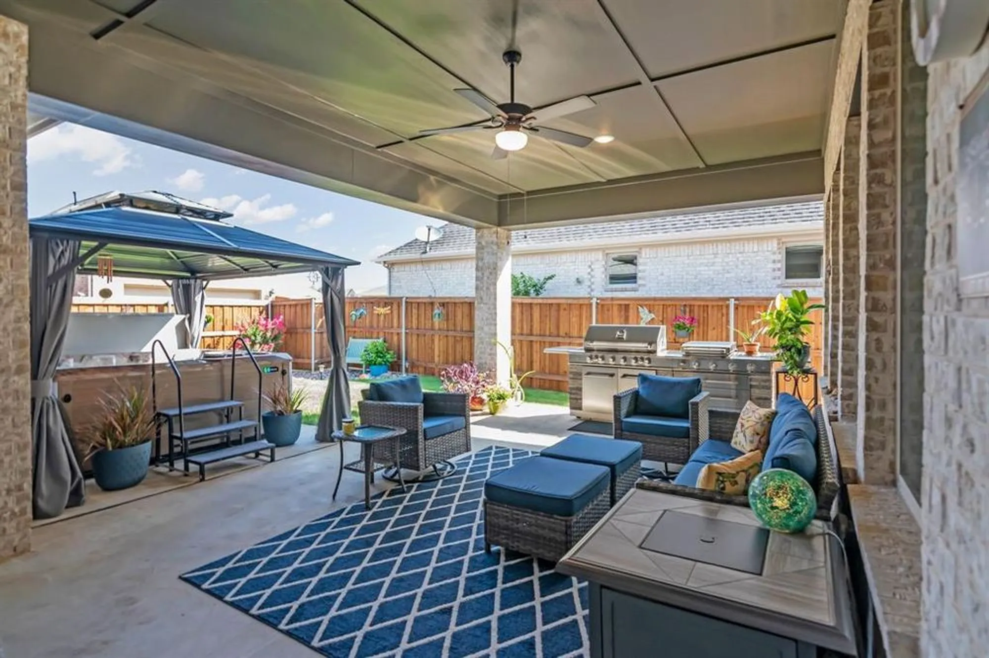 Property Slideshow image 26 of 39 | 4818 emerald grv, Arlington, TX, 76005