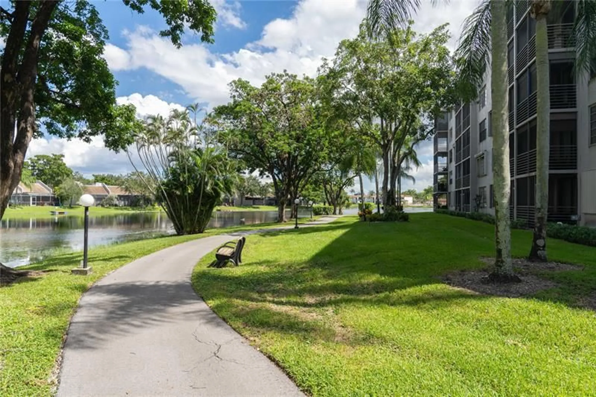 Property Slideshow image 5 of 19 | 1101 colony point cir 220, Pembroke Pines, FL, 33026