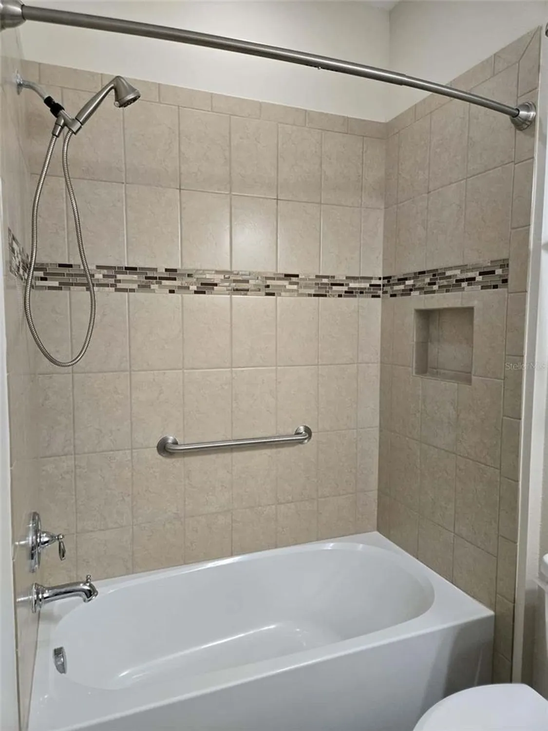 Property Slideshow image 11 of 45 | 422 lime ave, Daytona Beach, FL, 32124