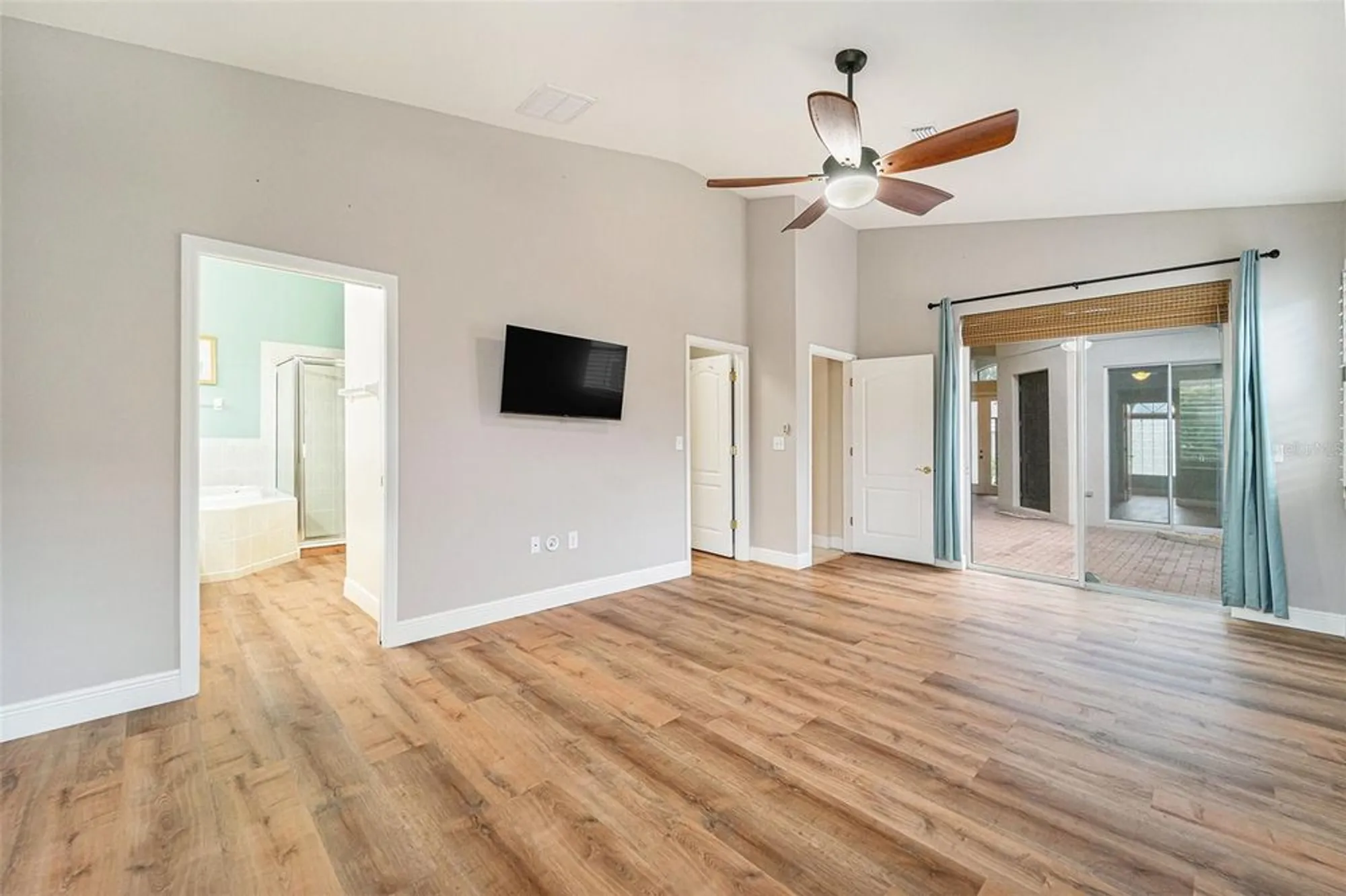 Property Slideshow image 15 of 38 | 9448 rolling cir, San Antonio, FL, 33576