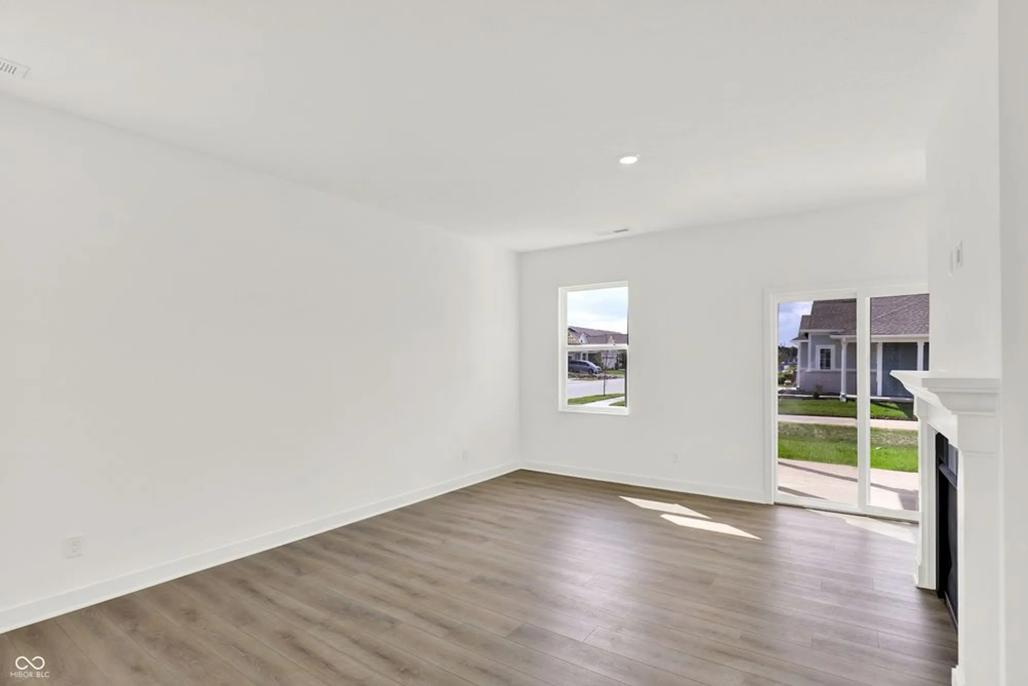 Property Slideshow image 20 of 44 | 5363 foxley park ln, Avon, IN, 46123