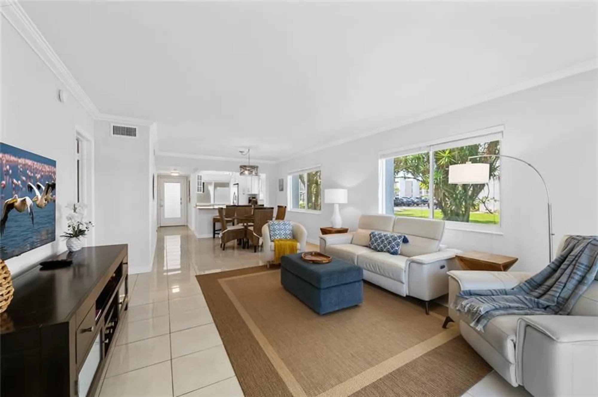 Property Slideshow image 9 of 27 | 3581 inverrary dr apt 104, Lauderhill, FL, 33319