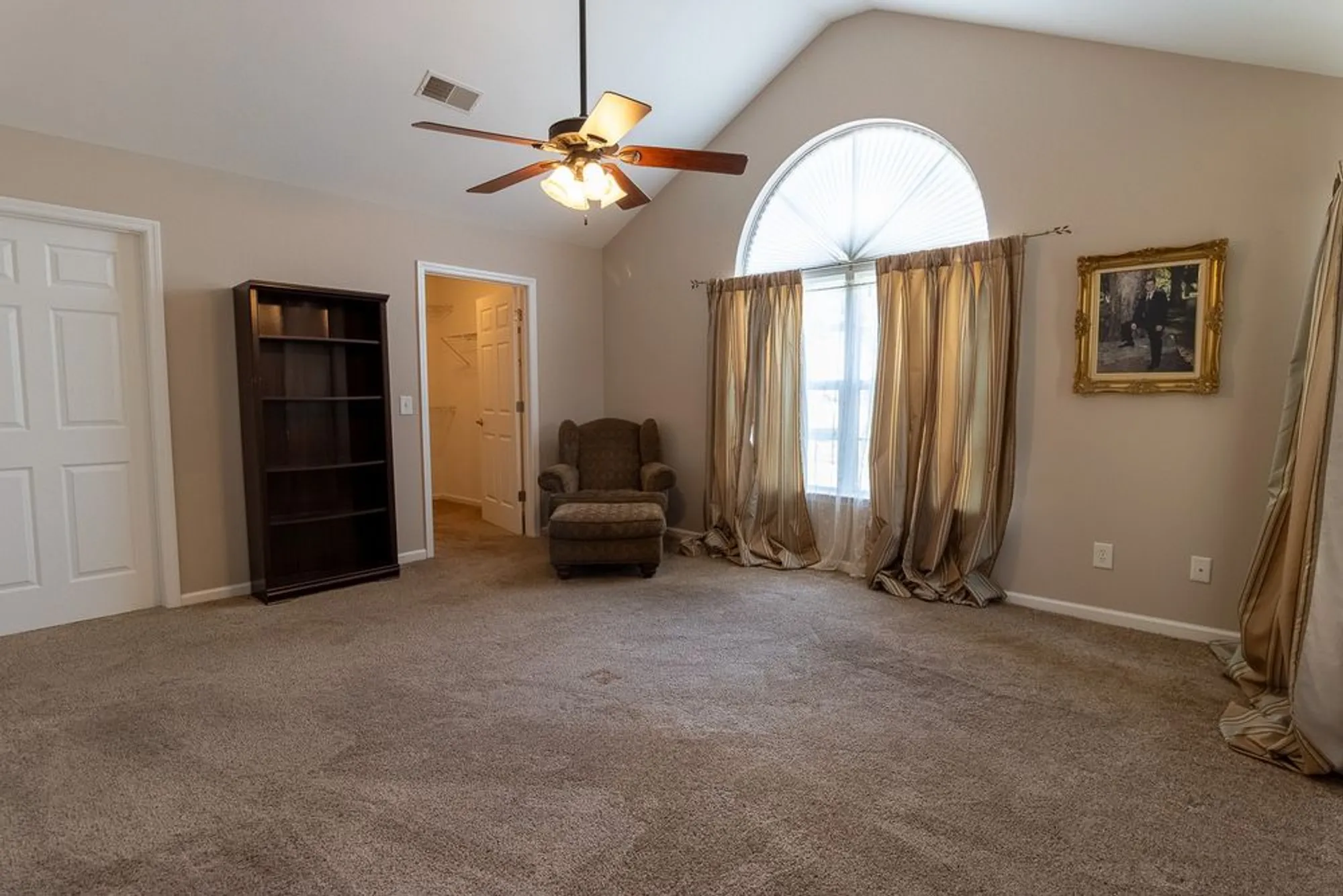 Property Slideshow image 18 of 29 | 825 s browns ln 1301, Gallatin, TN, 37066