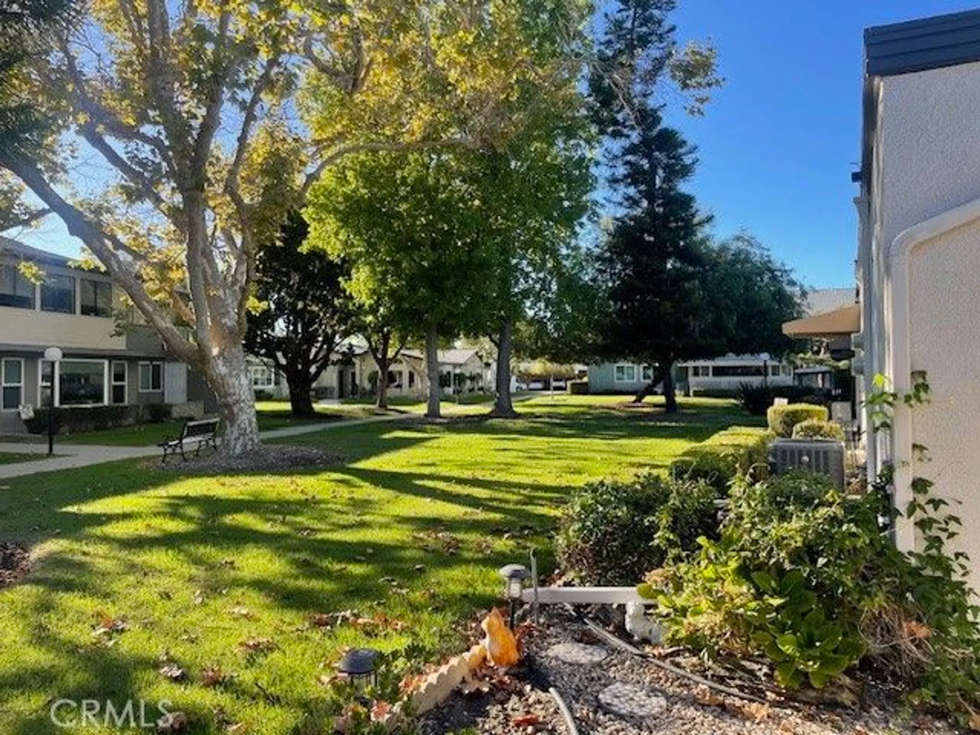 Property Slideshow image 3 of 28 | 13360 del monte dr apt 2b, Seal Beach, CA, 90740