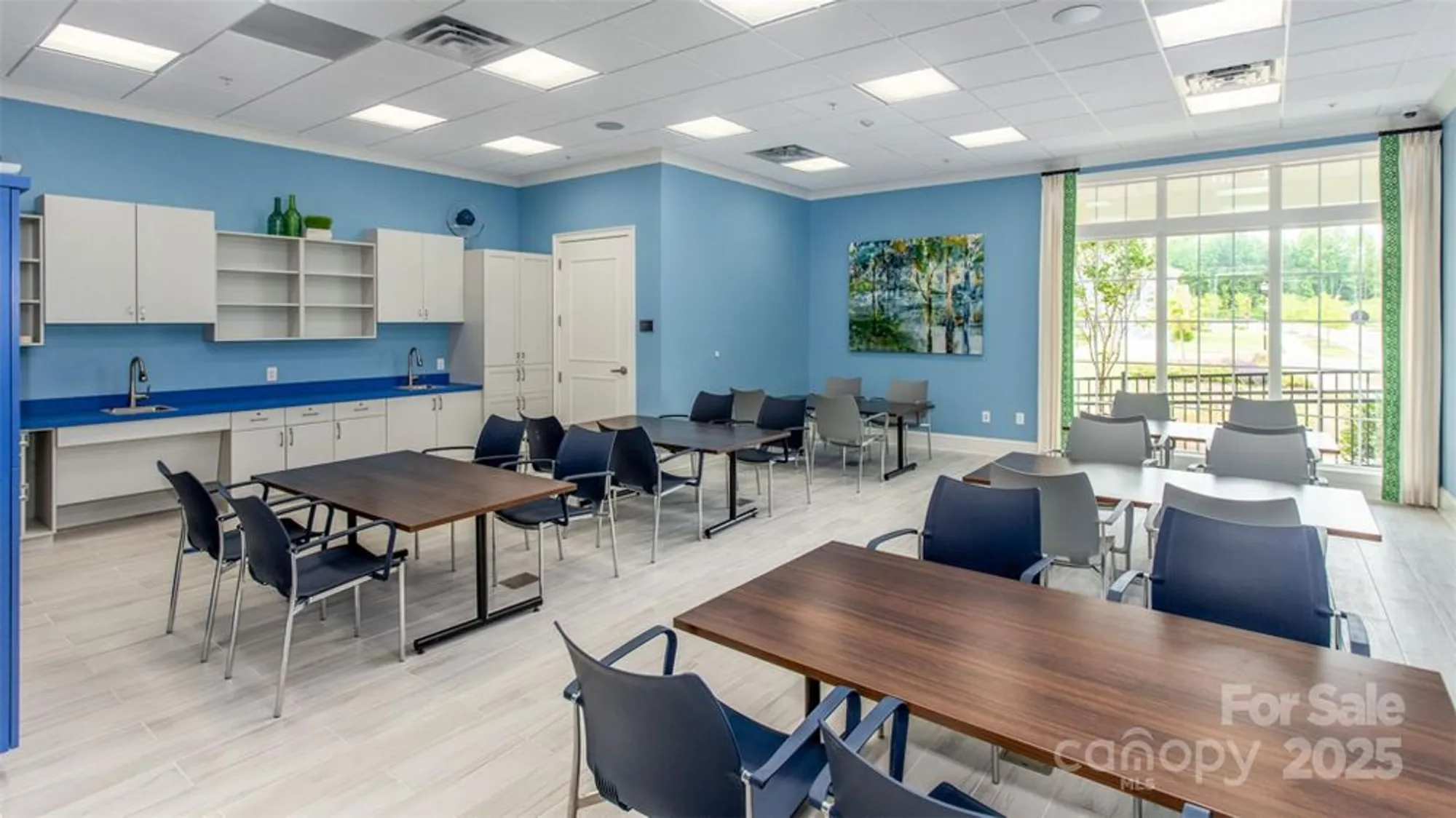 Property Slideshow image 9 of 18 | 8925 silver springs ct, Charlotte, NC, 28215