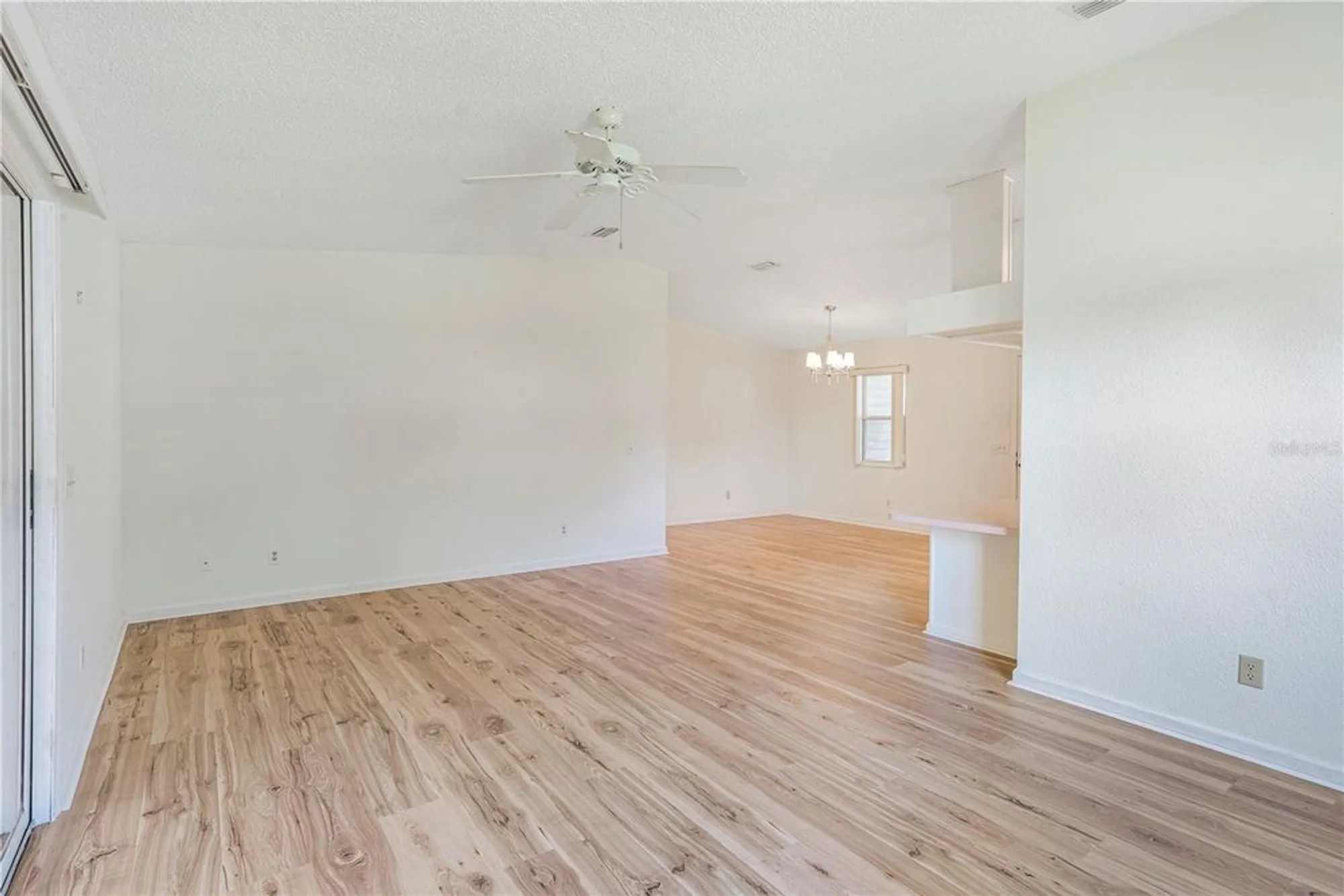 Property Slideshow image 14 of 33 | 1114 paradise dr, Lady Lake, FL, 32159