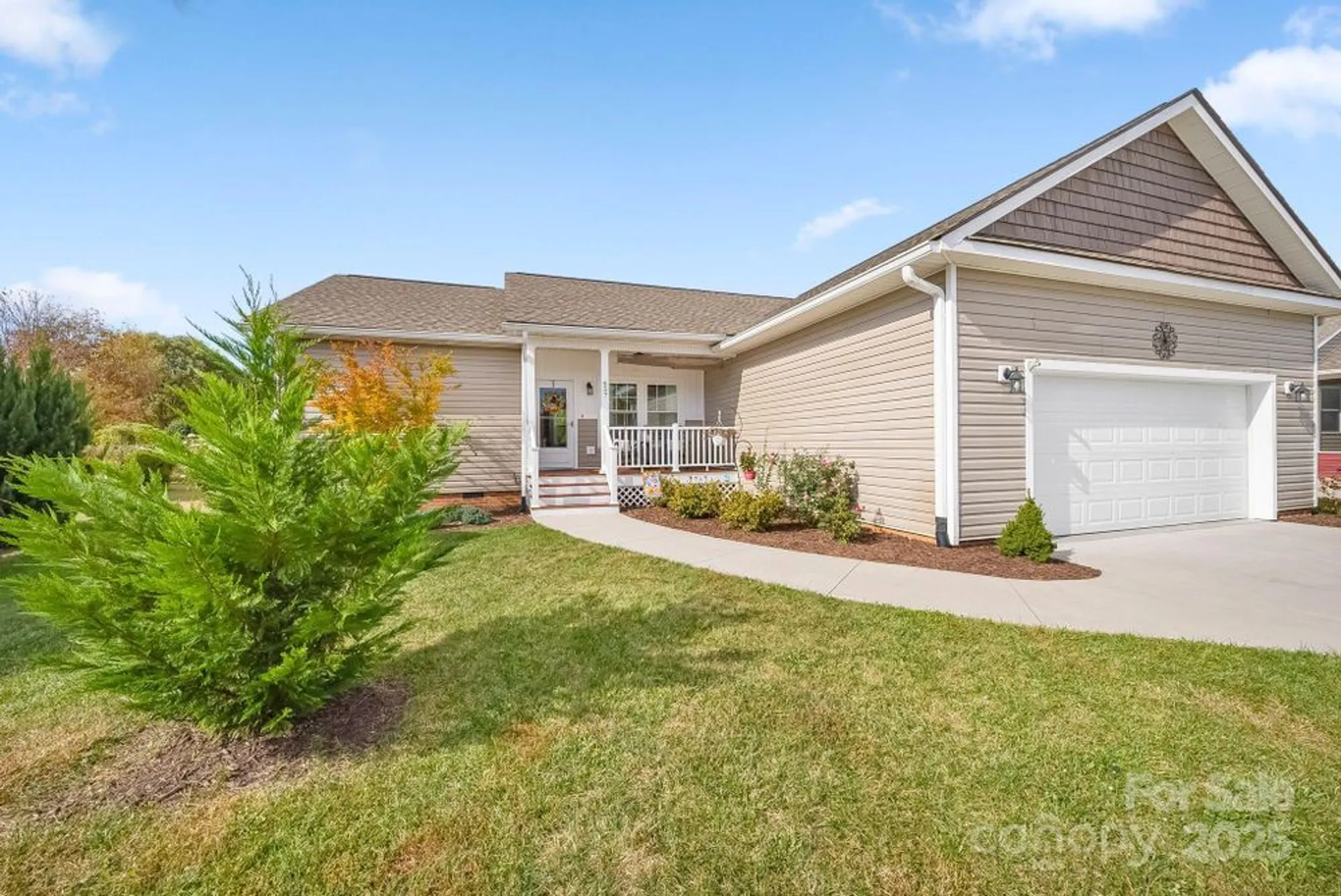 Property Slideshow image 28 of 36 | 457 riverwind dr, Hendersonville, NC, 28739