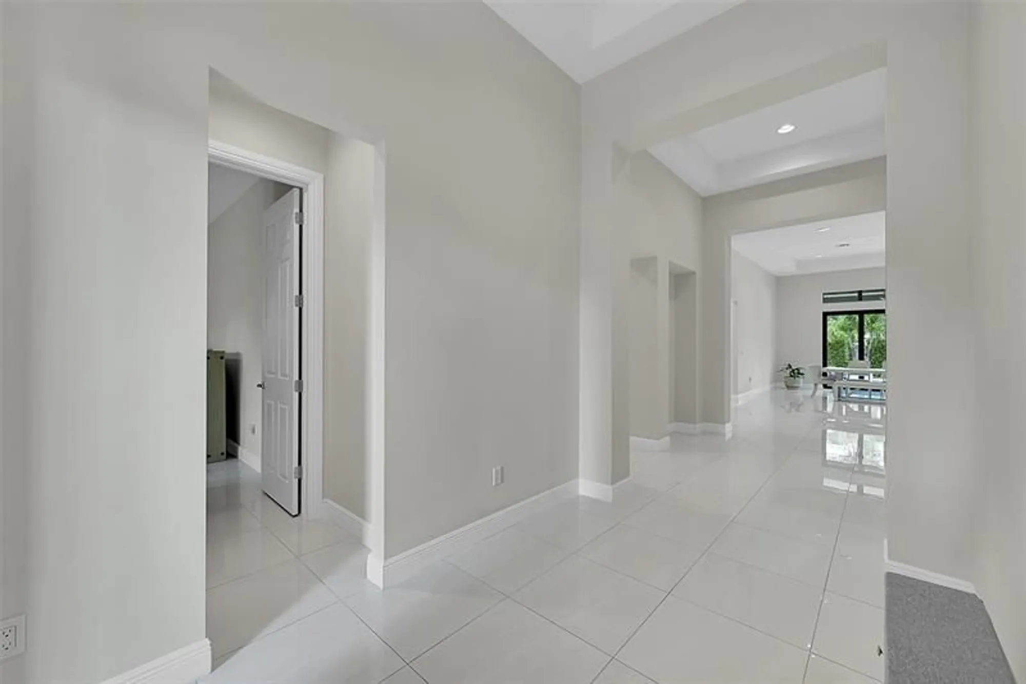 Property Slideshow image 2 of 28 | 9375 cantal cir, Parkland, FL, 33076