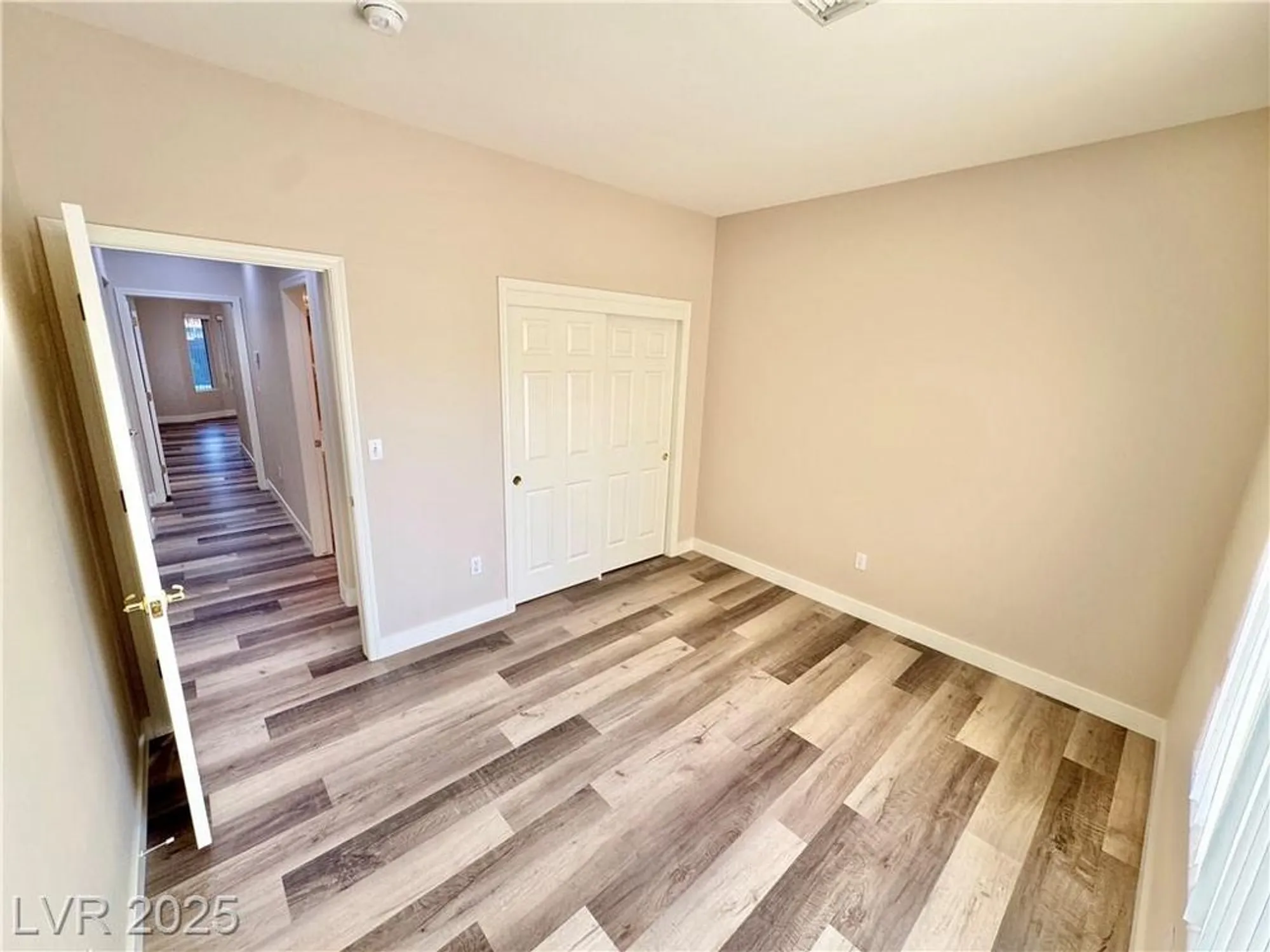 Property Slideshow image 21 of 98 | 10316 bent brook pl, Las Vegas, NV, 89134