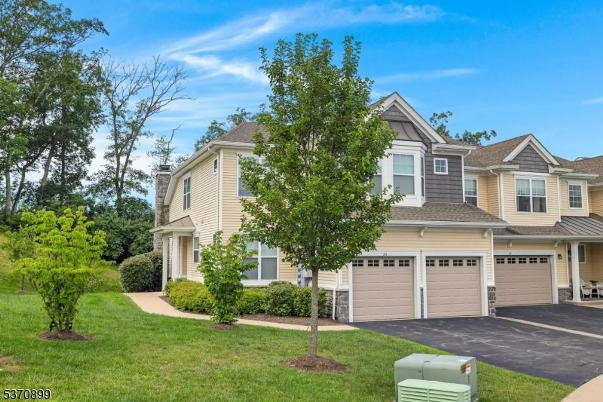 Property Slideshow image 5 of 50 | 24 lupine ln, Hackettstown, NJ, 07840