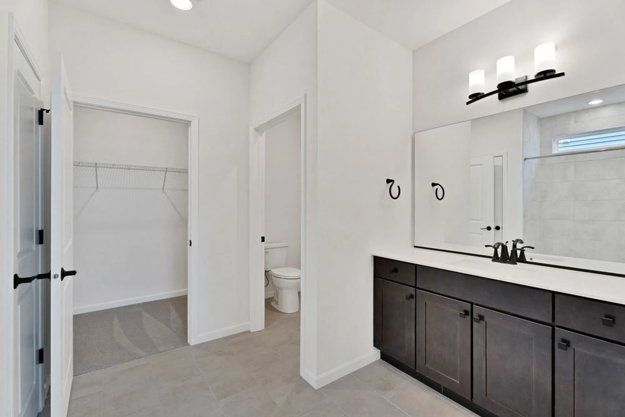 Property Slideshow image 15 of 28 | 3146 bellwether dr, Aurora, IL, 60503