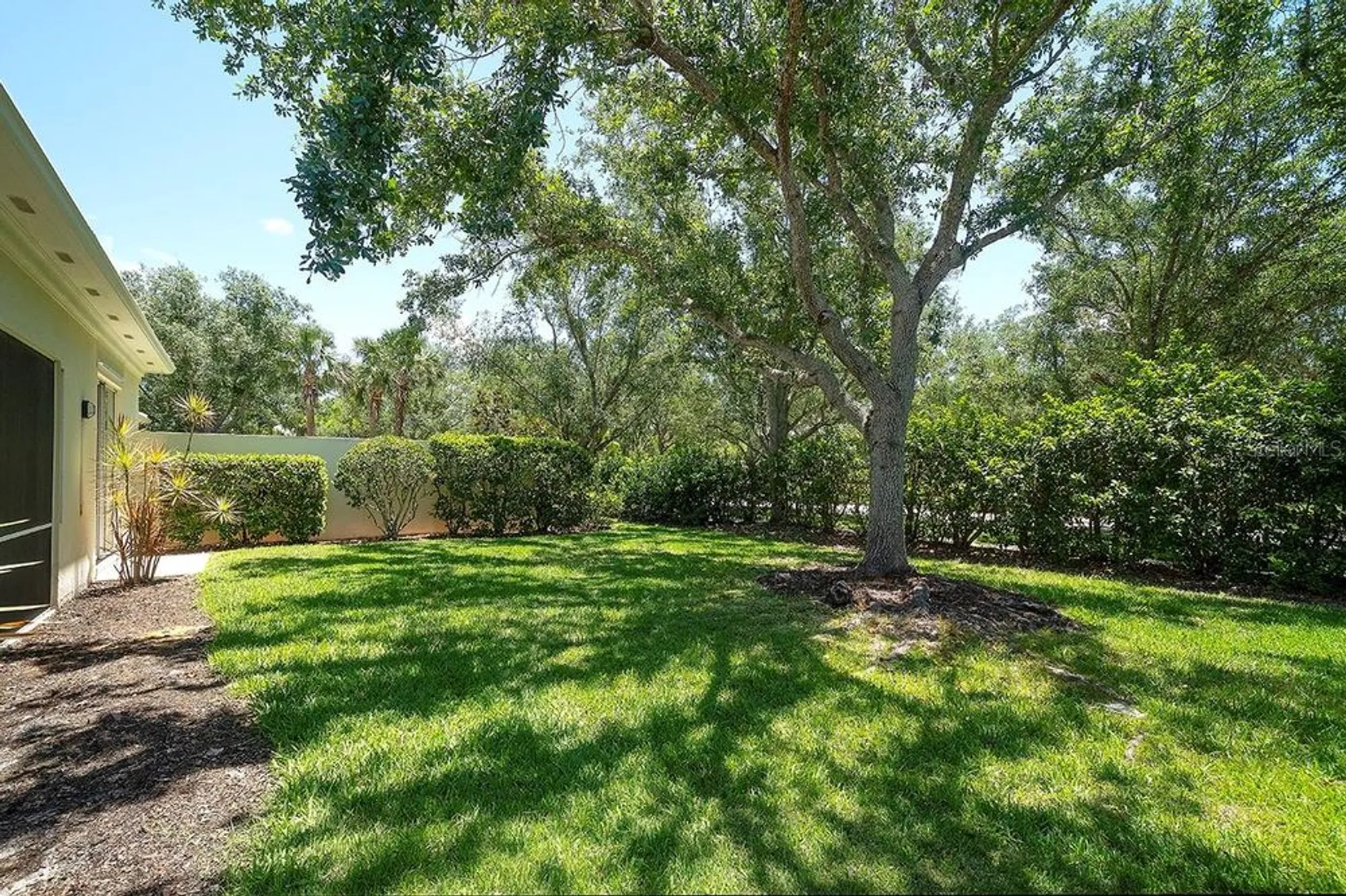 Property Slideshow image 8 of 50 | 5877 ferrara dr, Sarasota, FL, 34238