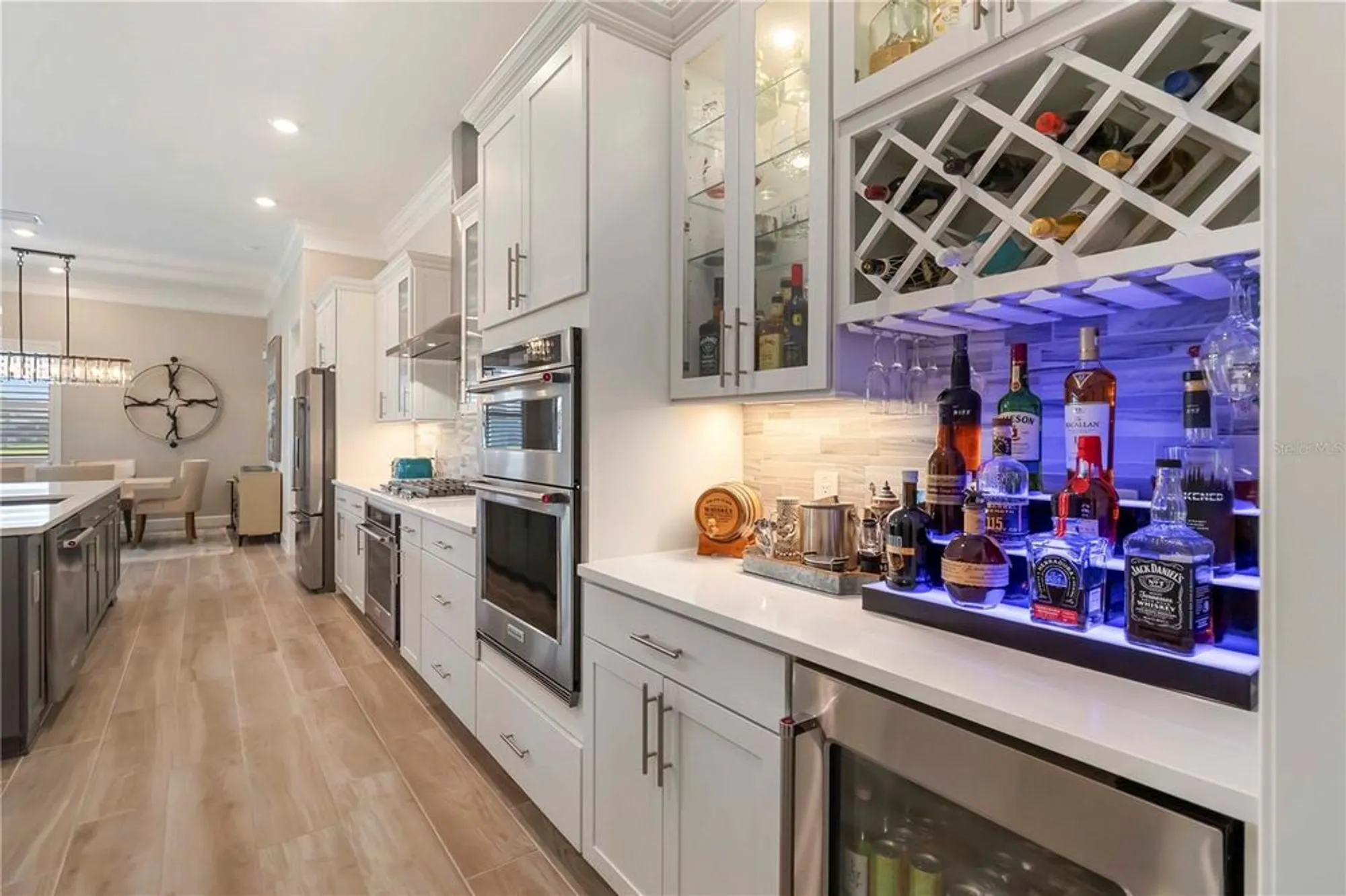 Property Slideshow image 23 of 83 | 7327 summerland cv, Bradenton, FL, 34202