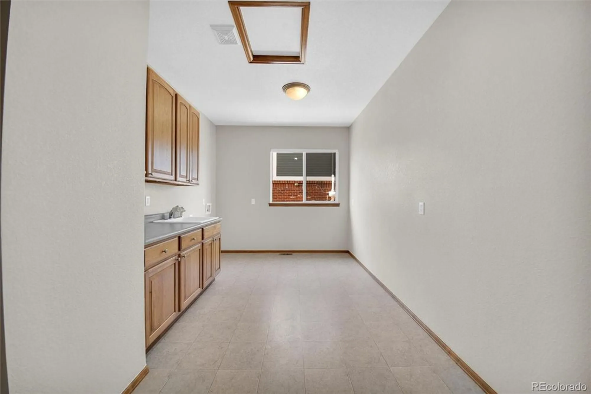 Property Slideshow image 23 of 34 | 23464 e heritage pkwy, Aurora, CO, 80016