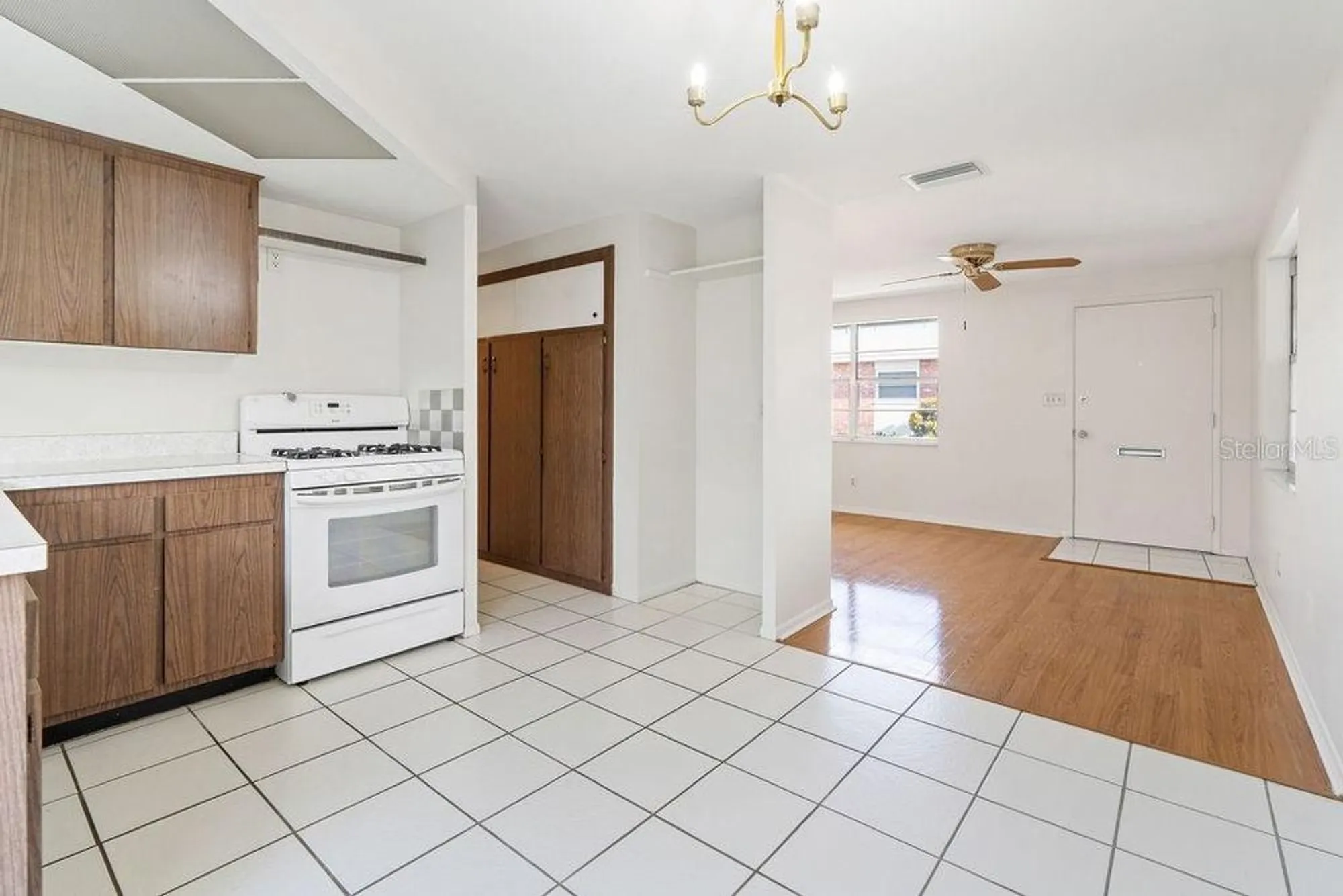 Property Slideshow image 9 of 25 | 12400 park blvd 124, Seminole, FL, 33772