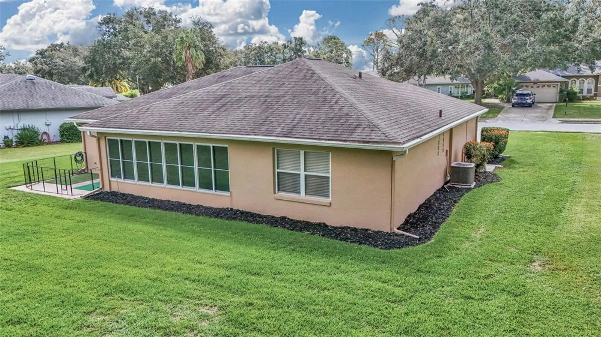 Property Slideshow image 28 of 43 | 5556 grove mnr, Lady Lake, FL, 32159