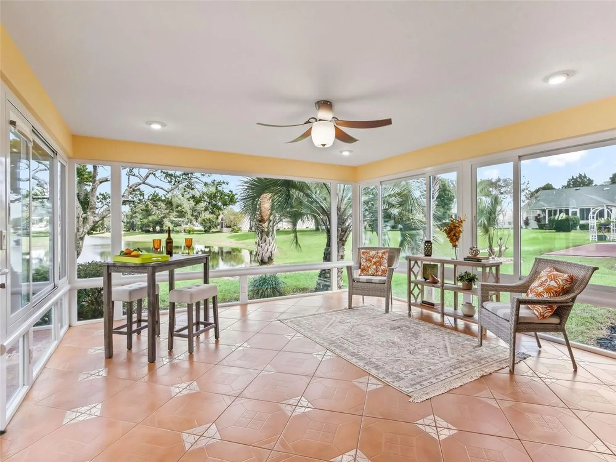 Property Slideshow image 14 of 51 | 1013 del rio dr, Lady Lake, FL, 32159