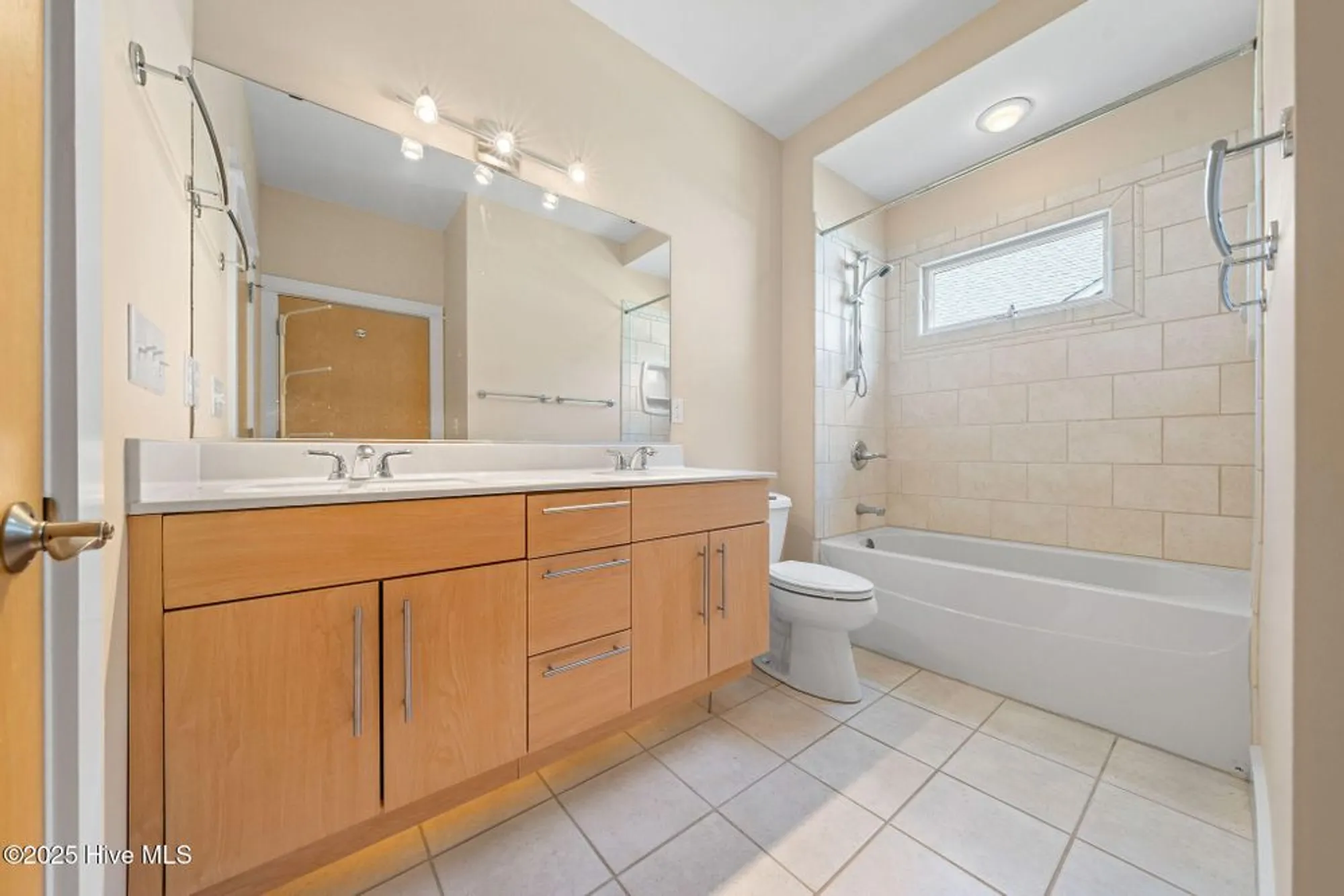 Property Slideshow image 32 of 76 | 2945 moorings way, Southport, NC, 28461