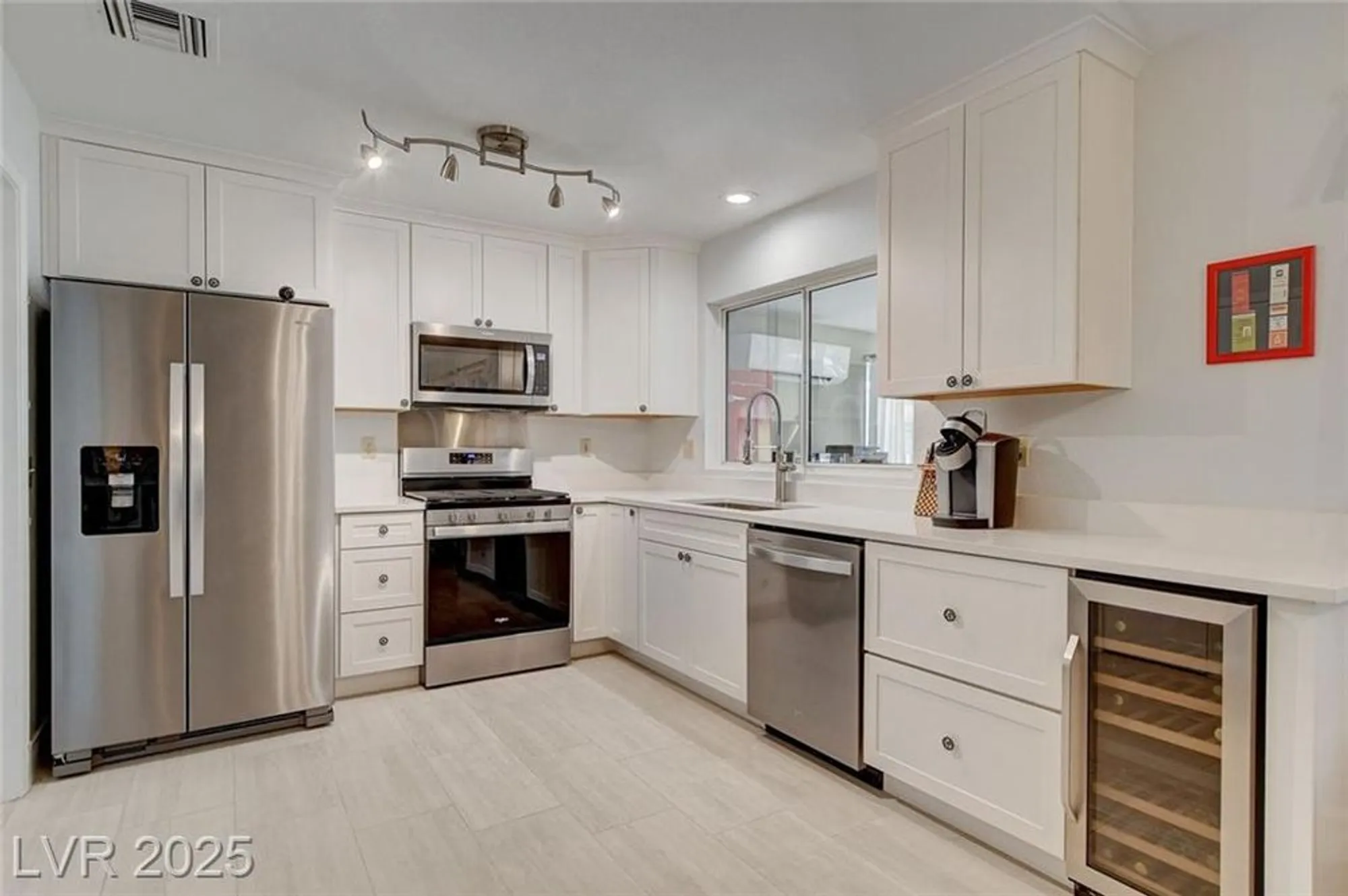 Property Slideshow image 8 of 42 | 9037 grayling dr, Las Vegas, NV, 89134
