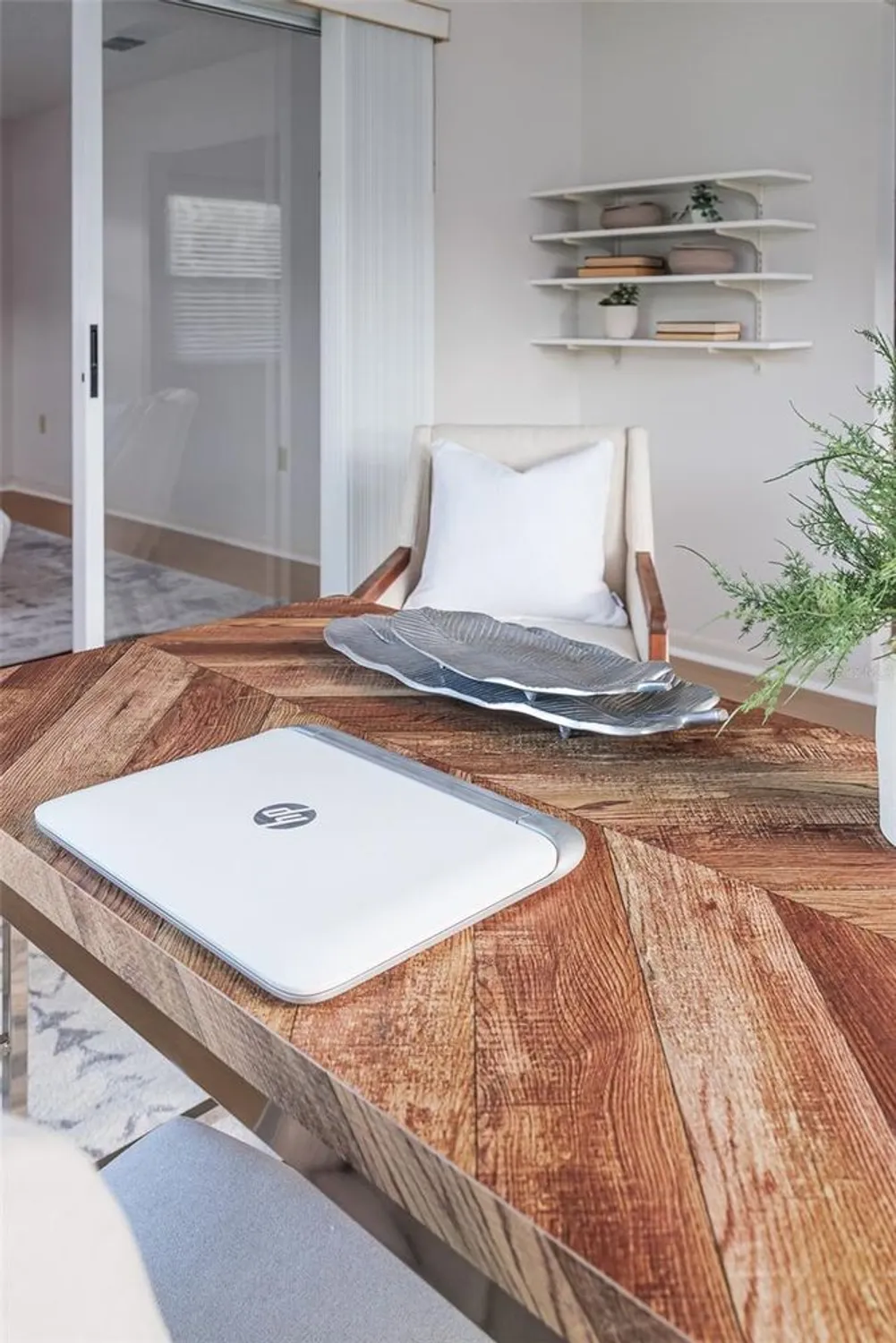 Property Slideshow image 25 of 39 | 4850 squire hollow dr, Lakeland, FL, 33811