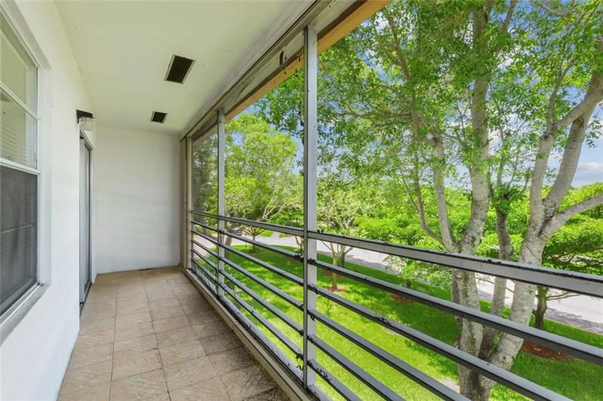 Property Slideshow image 6 of 26 | 410 fanshaw j # 410, Boca Raton, FL, 33434