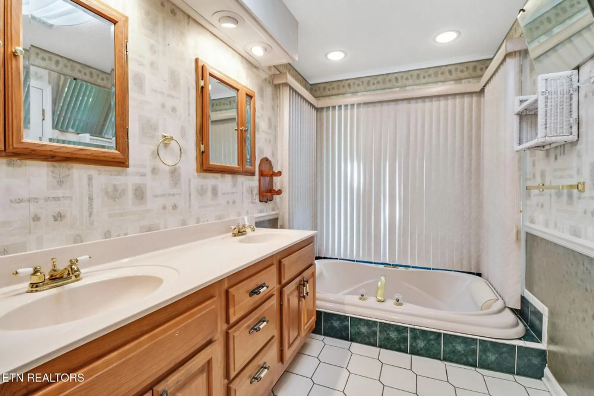 Property Slideshow image 25 of 54 | 104 flossmoor cir, Crossville, TN, 38558