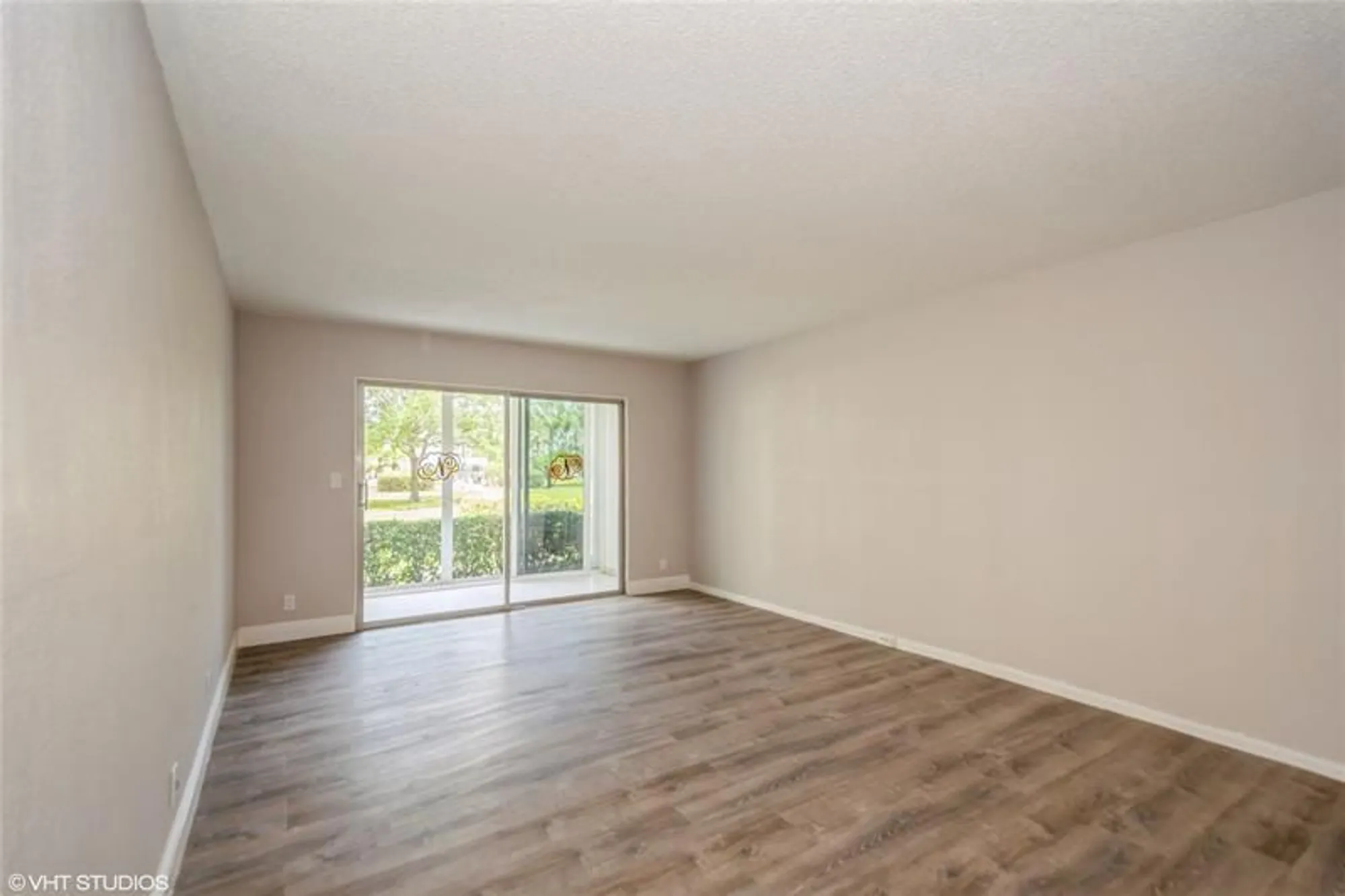 Property Slideshow image 8 of 33 | 2805 victoria way d1, Coconut Creek, FL, 33066