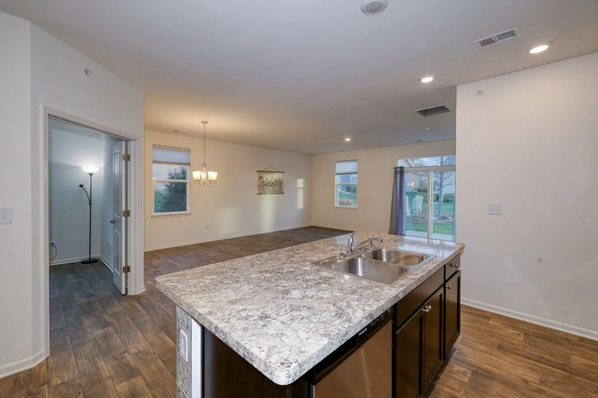 Property Slideshow image 4 of 19 | , North Aurora, IL, 60542