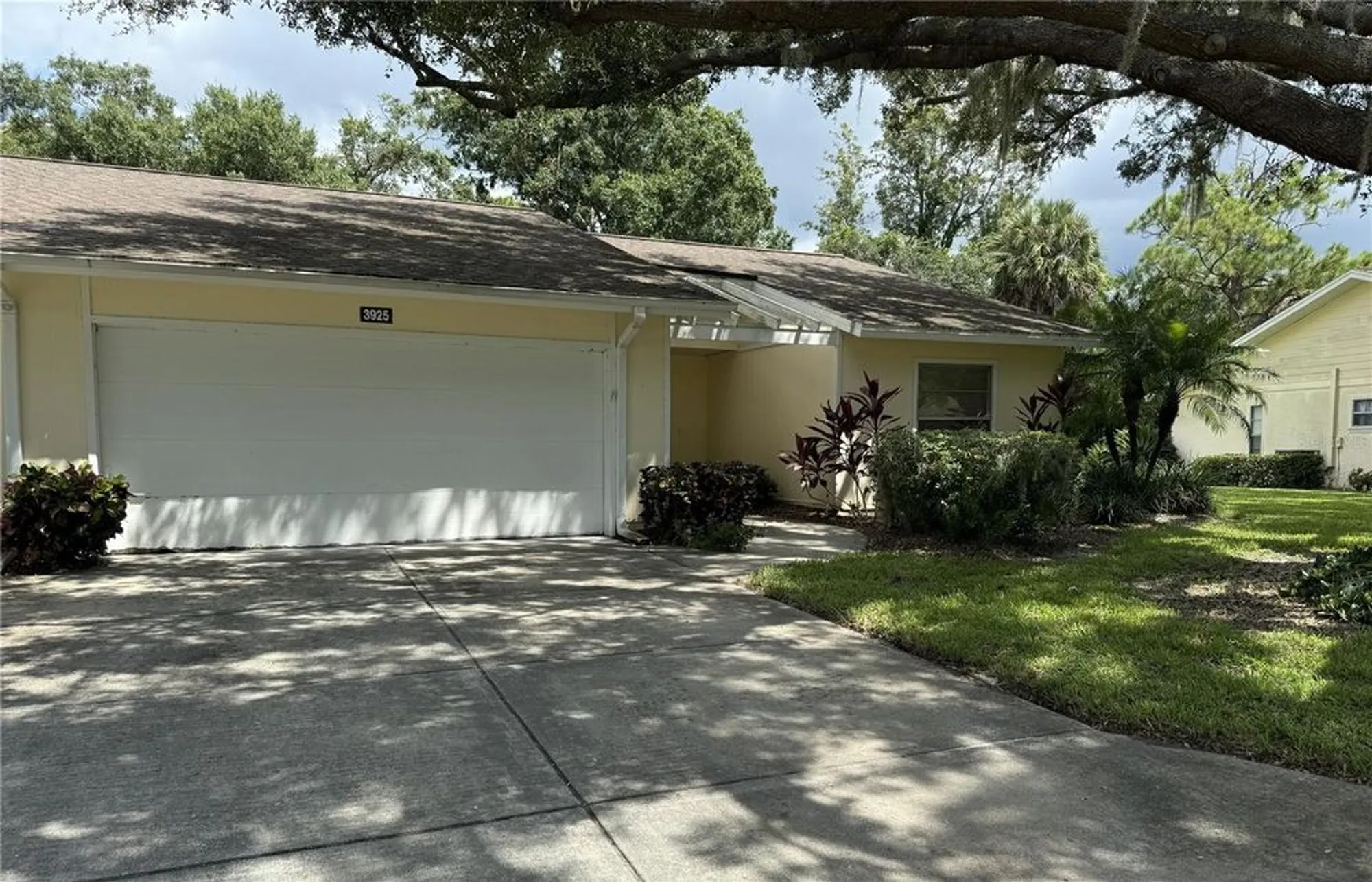 Property Slideshow image 2 of 26 | 3925 oakhurst blvd 3010, Sarasota, FL, 34233