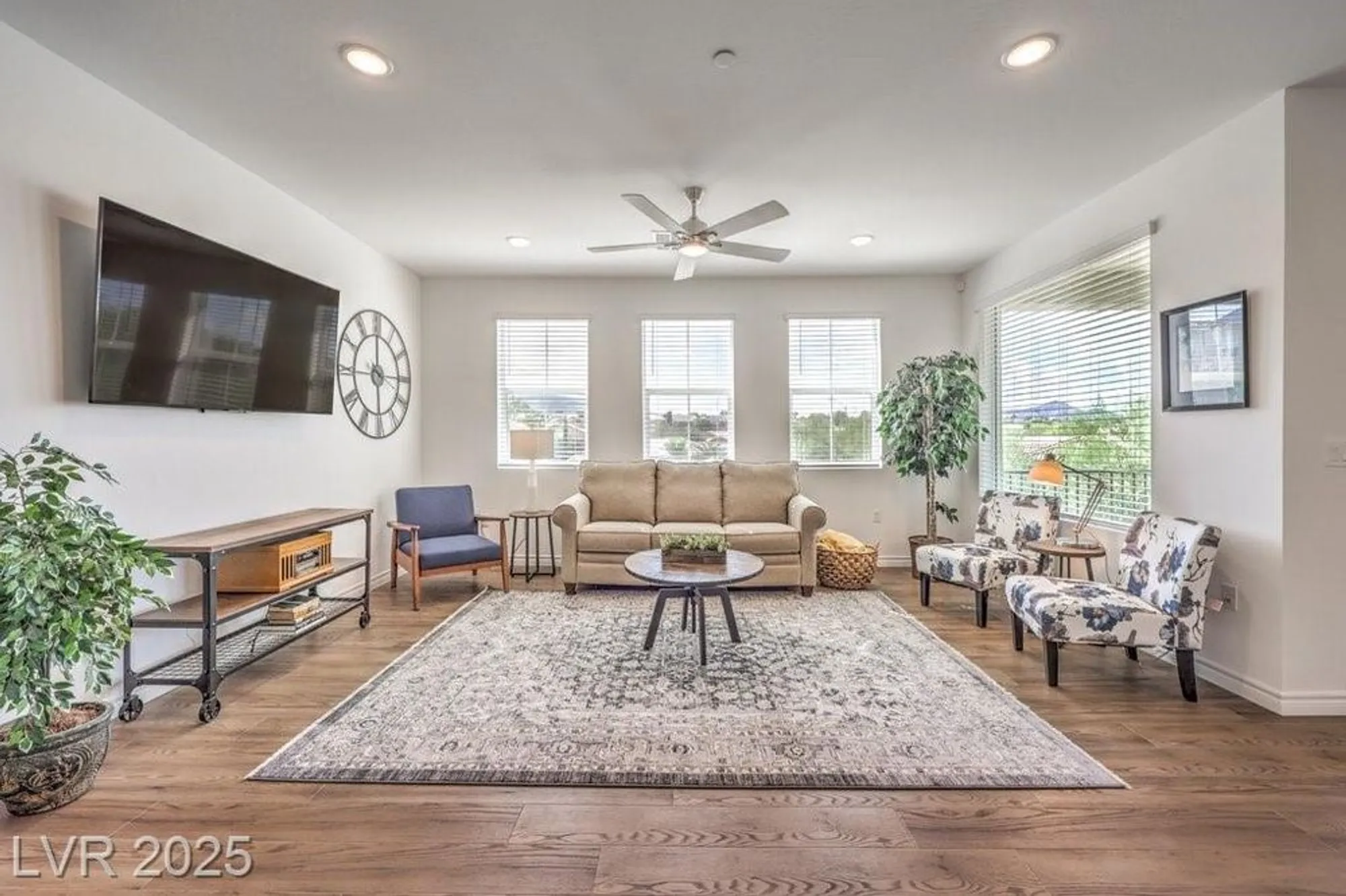 Property Slideshow image 5 of 70 | 2555 hampton rd 10303, Henderson, NV, 89052